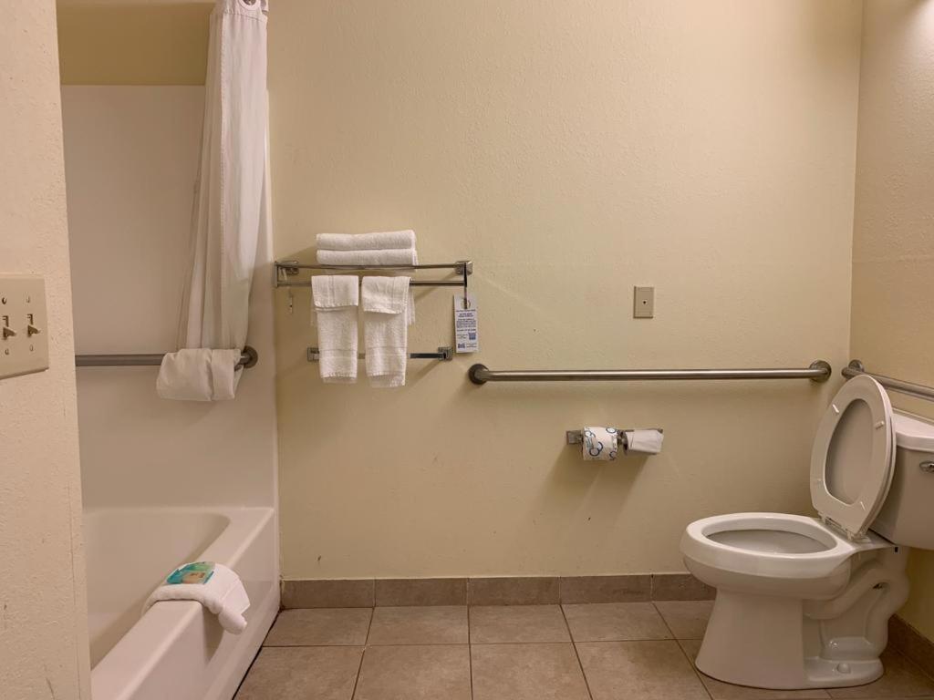 Rincon Inn and Suites - Property Image 1