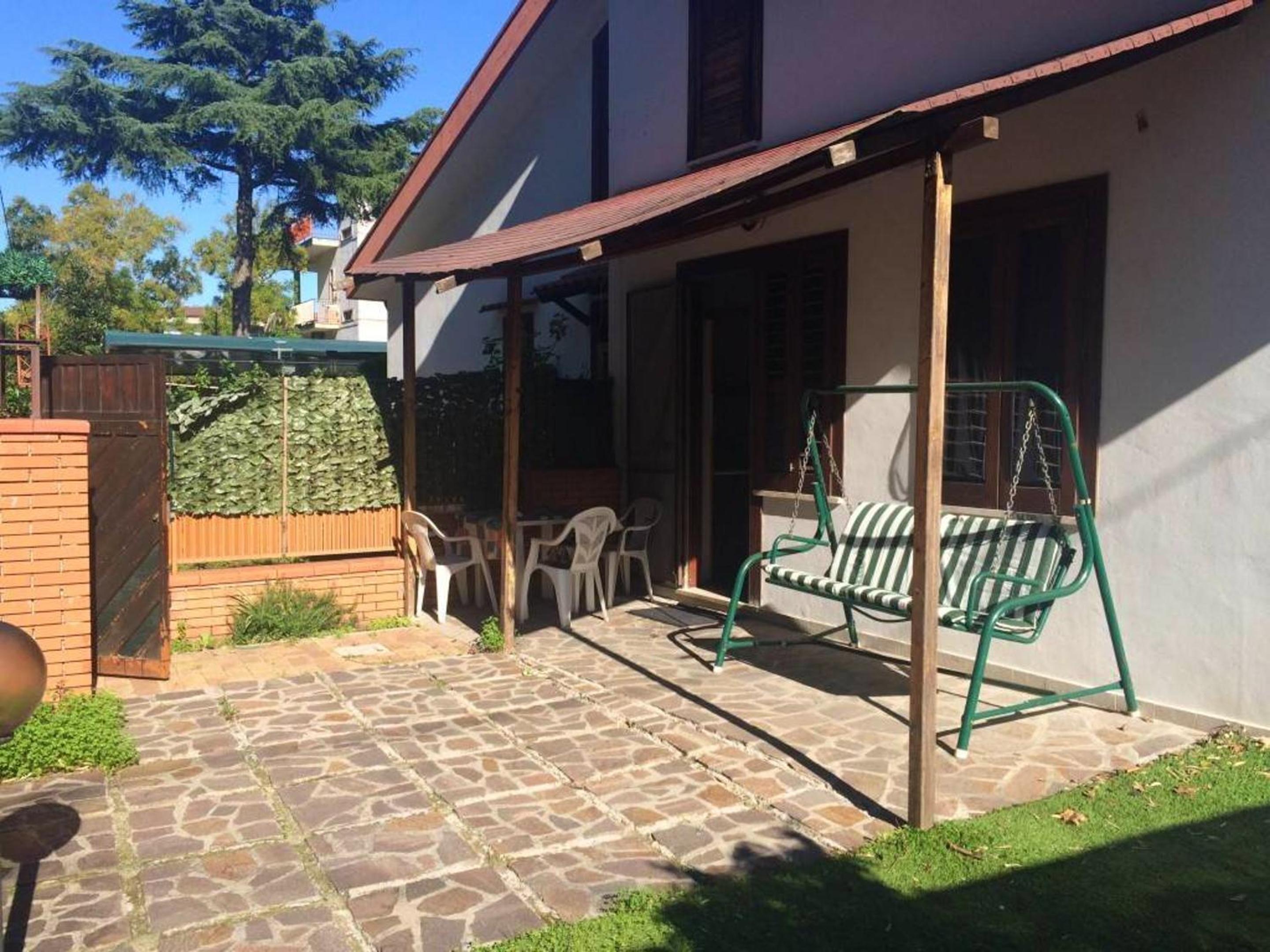 Charming house in Laura with fenced garden