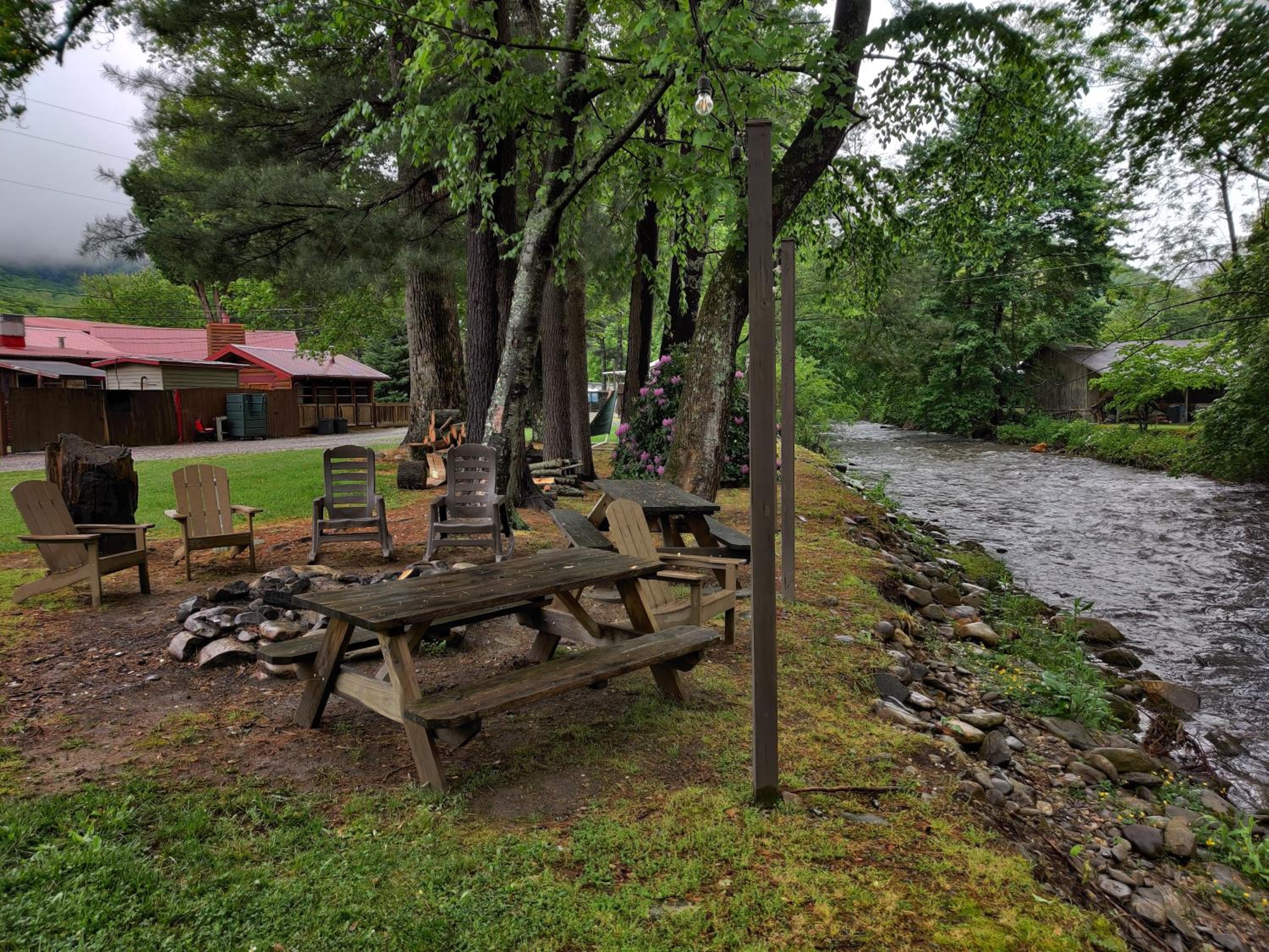 Smoky Falls Lodge