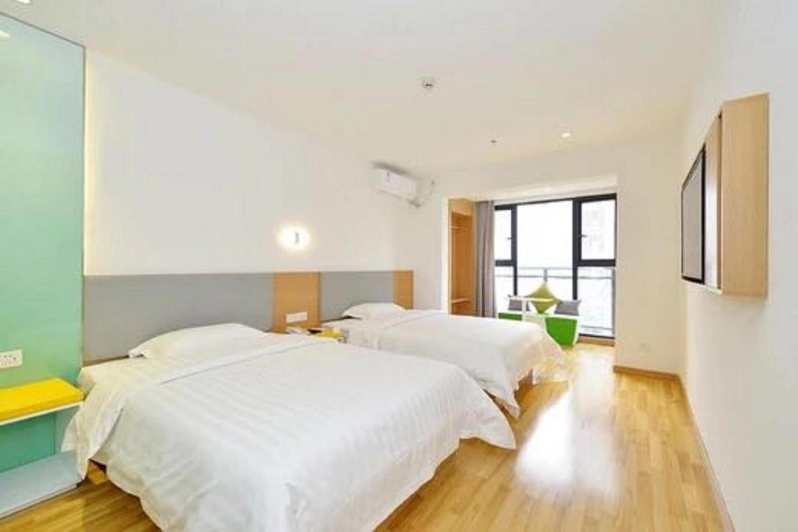 Nanchang Vacations - 7Days Inn Nanchang West Station Huanan Cheng Wangcheng New District Branch - Property Image 3