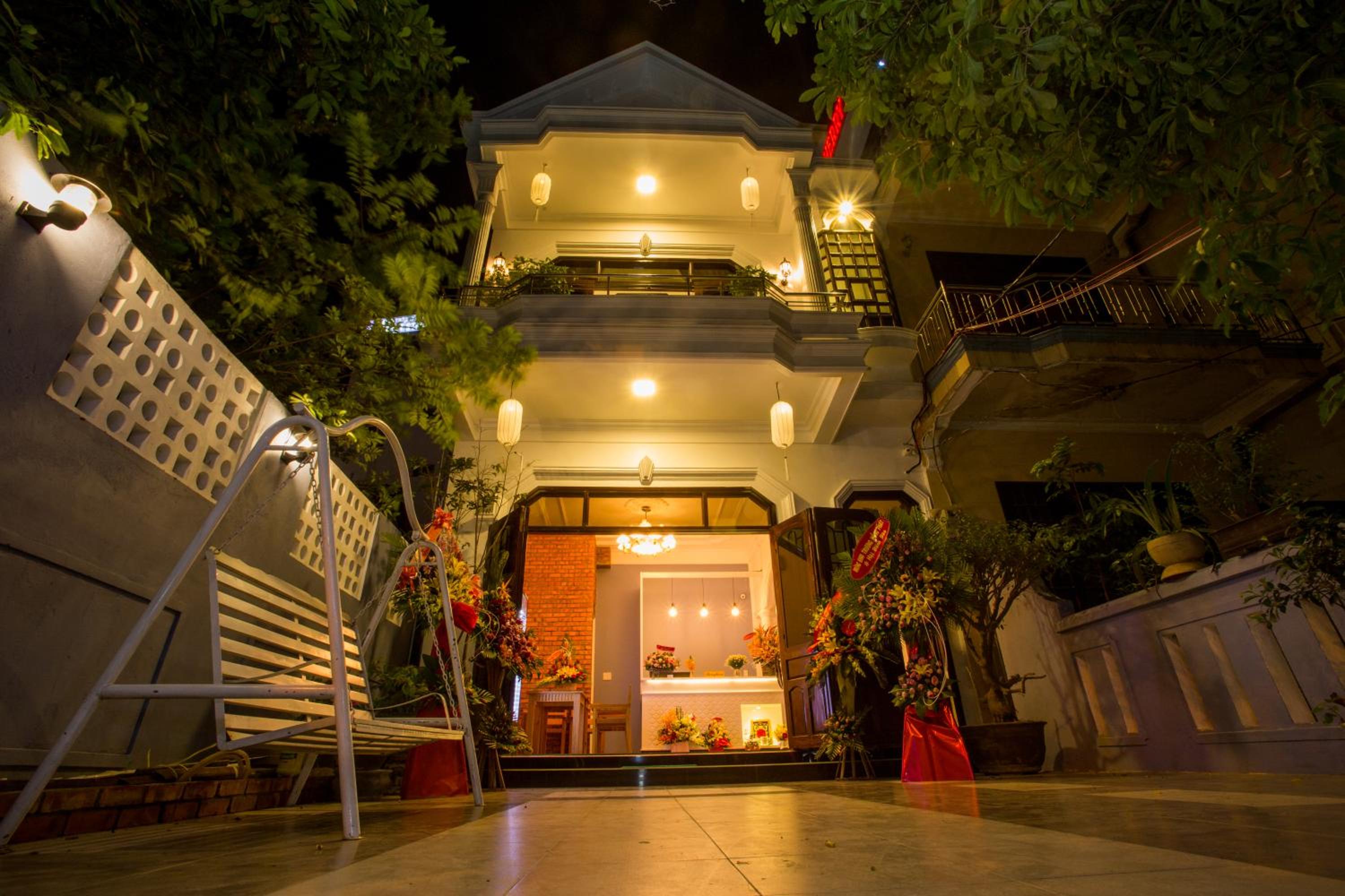 Shark Homestay
