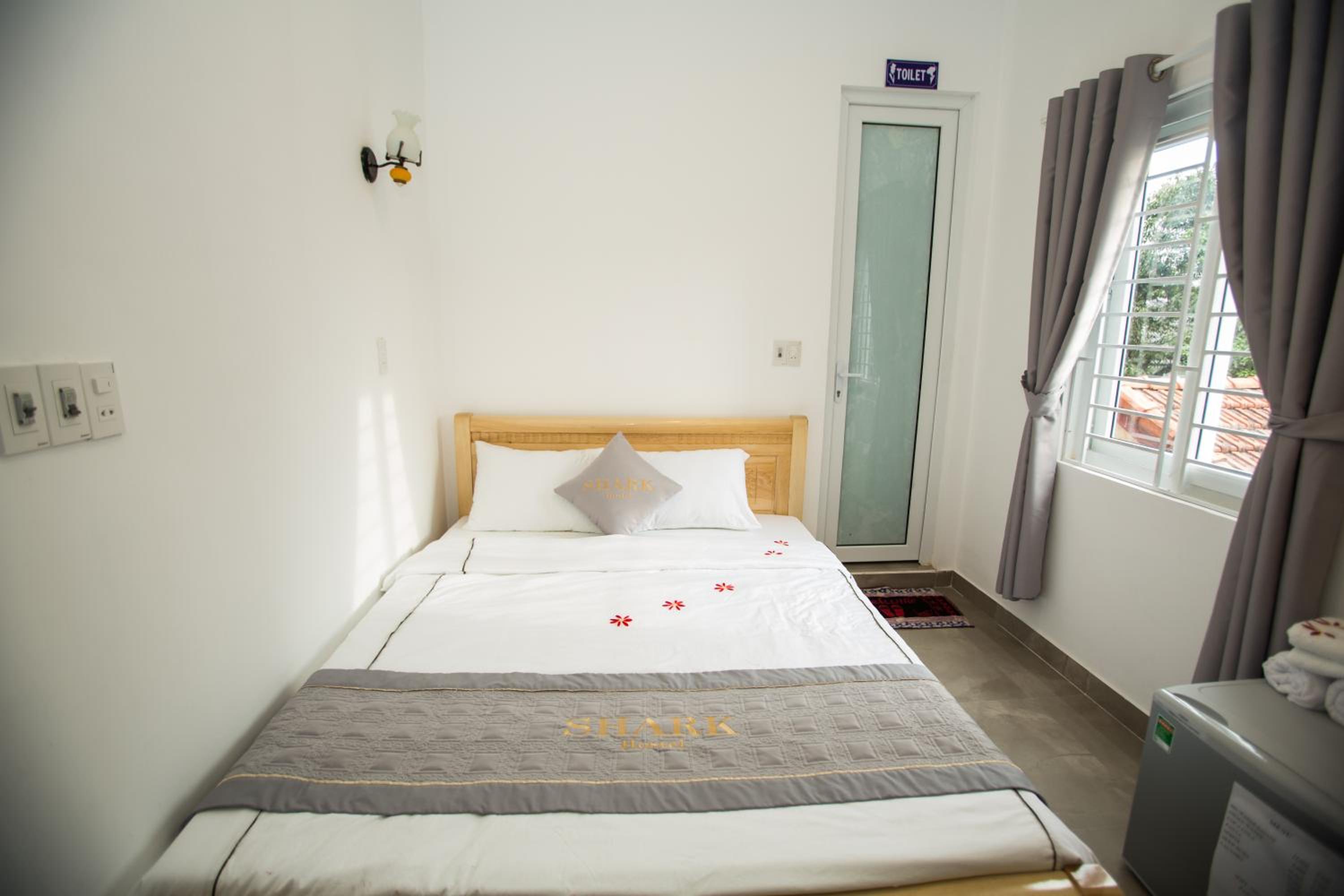 Shark Homestay