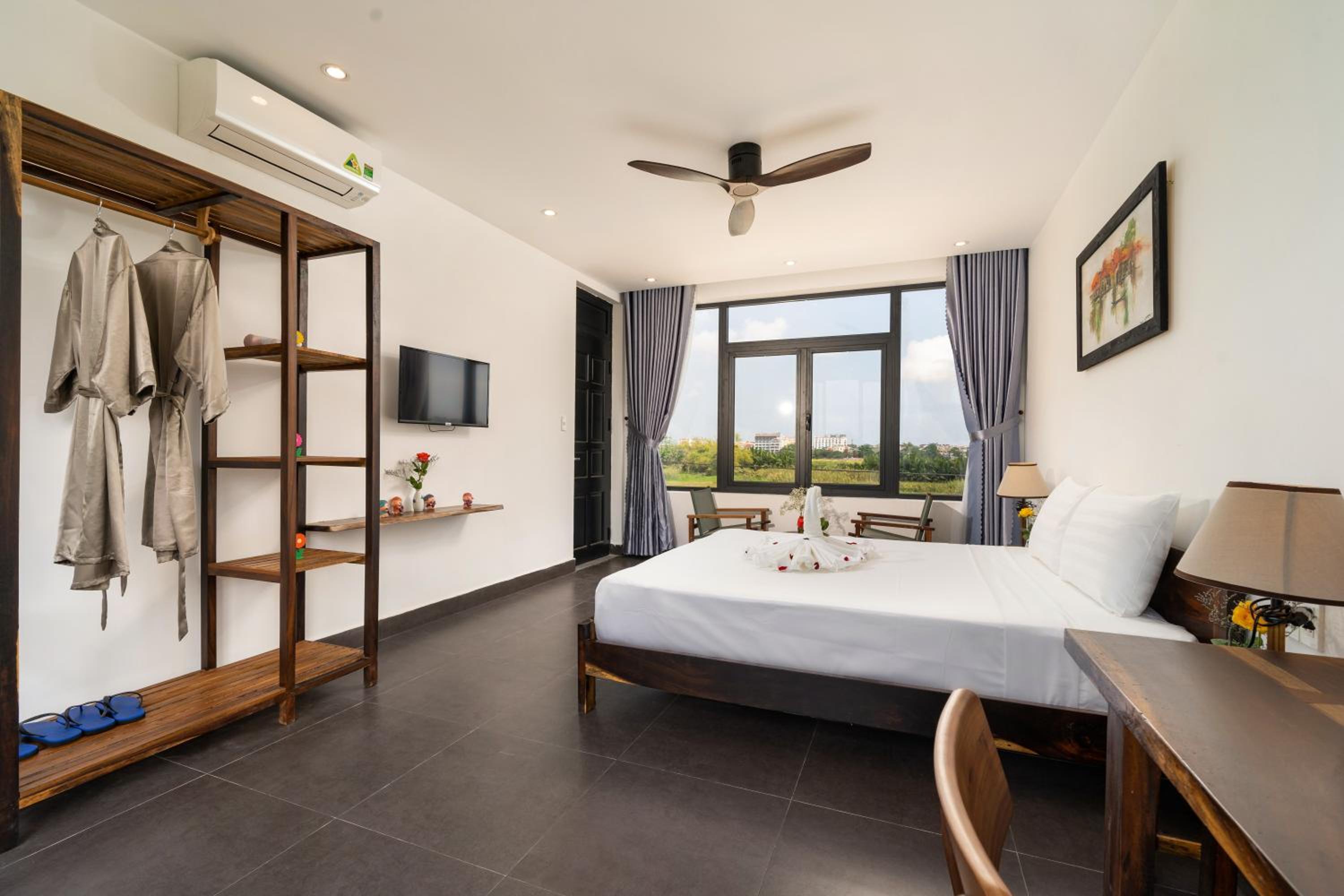 The Boathouse Riverside Homestay view 3