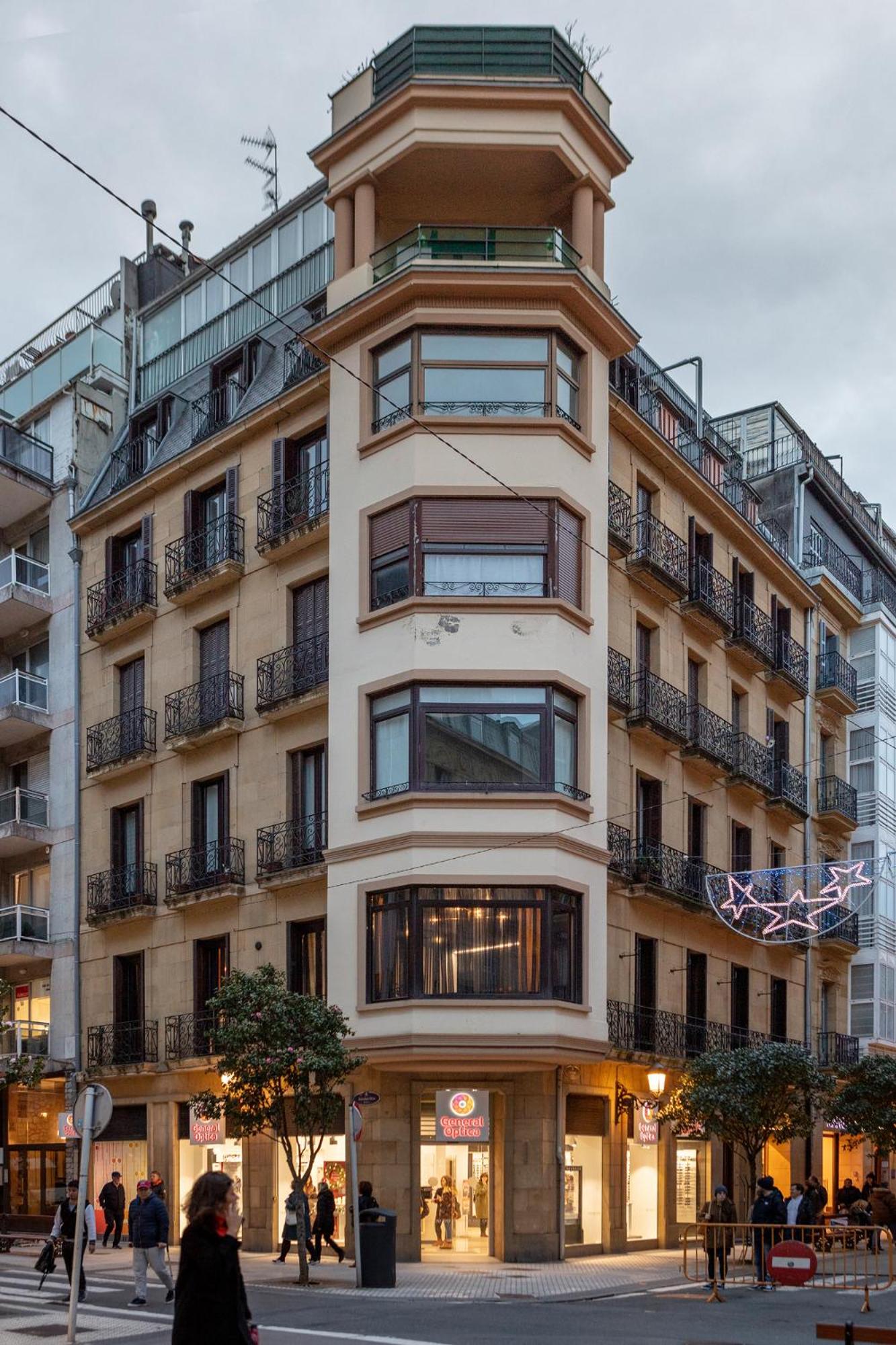 Luxurious by Sebastiana Group