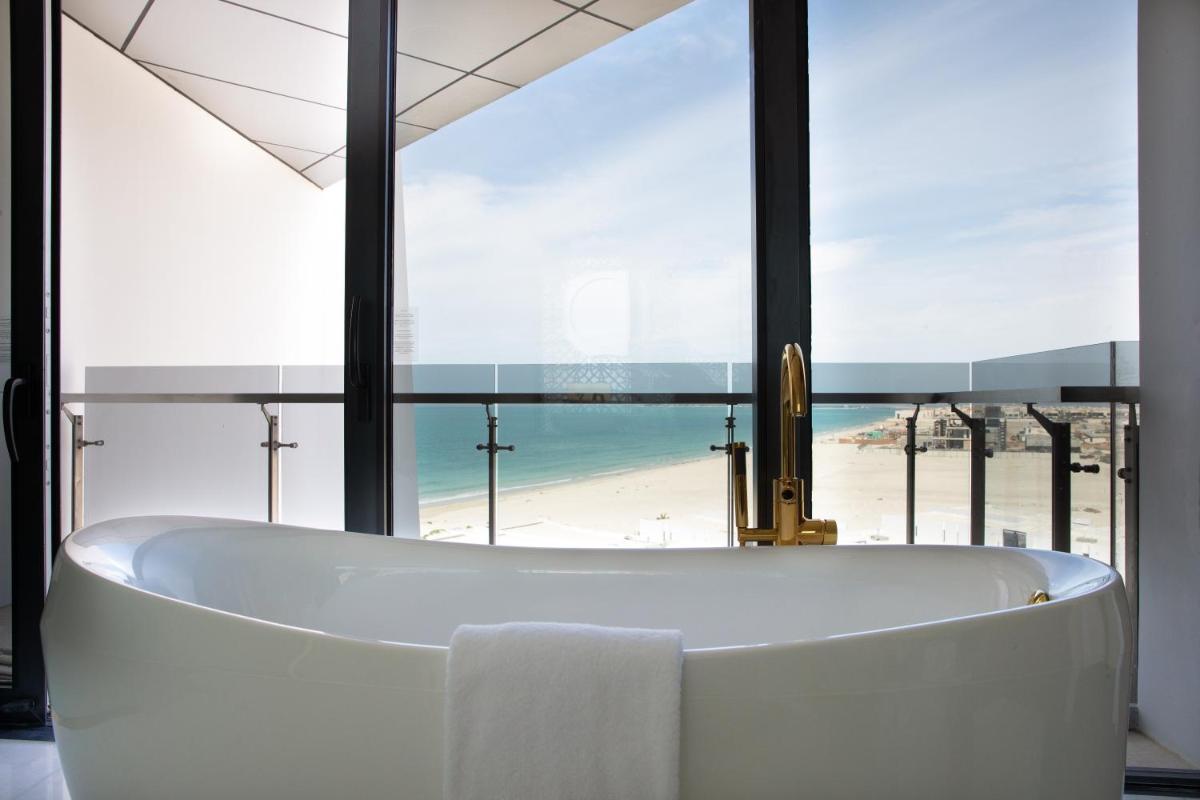 Jacuzzi