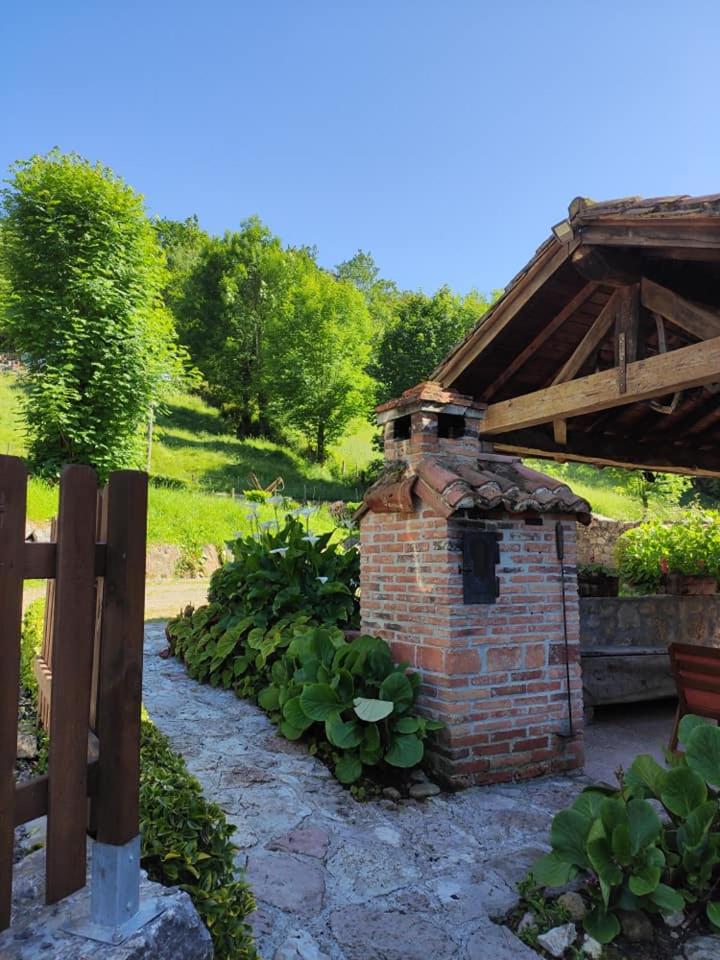 Apartamentos Rurales La Caviana