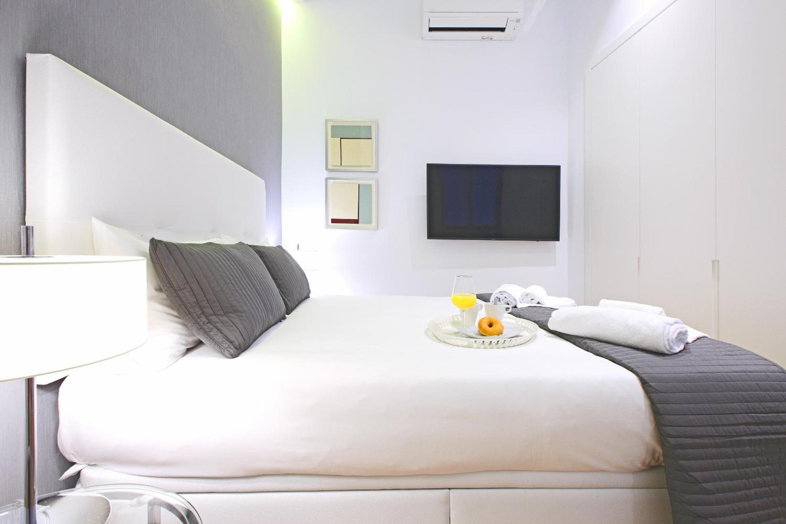 Prado Suite