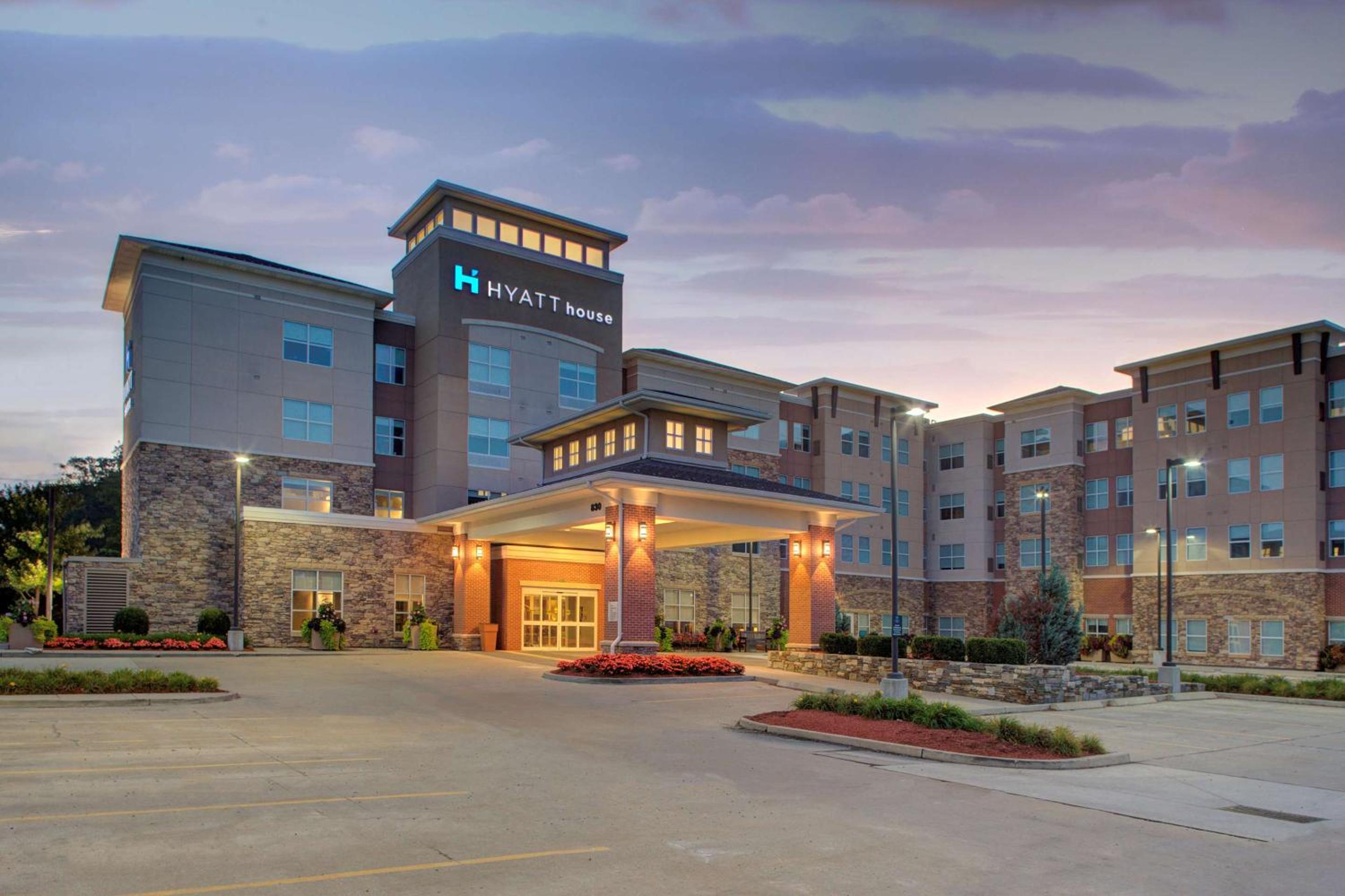 Shelton Vacations - HYATT House Shelton - Property Image 8