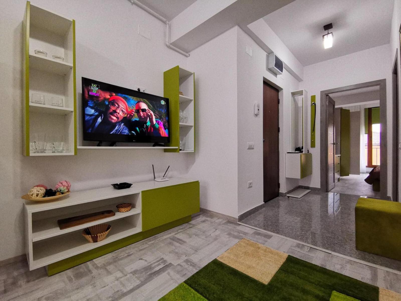Green Apartment- Brilliant Apartments view 3