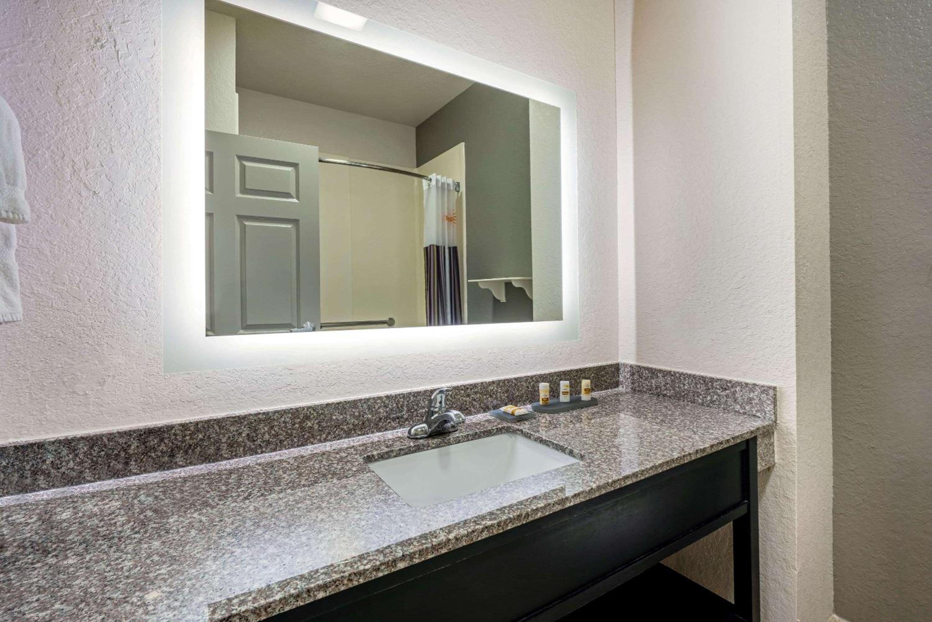 La Quinta by Wyndham Conroe - Property Image 3