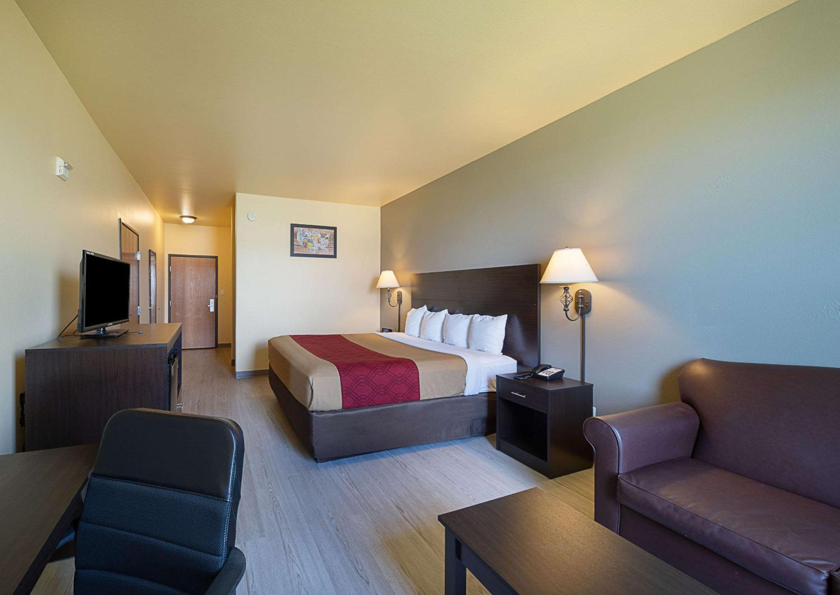 Econo Lodge Inn & Suites Bridgeport view 5