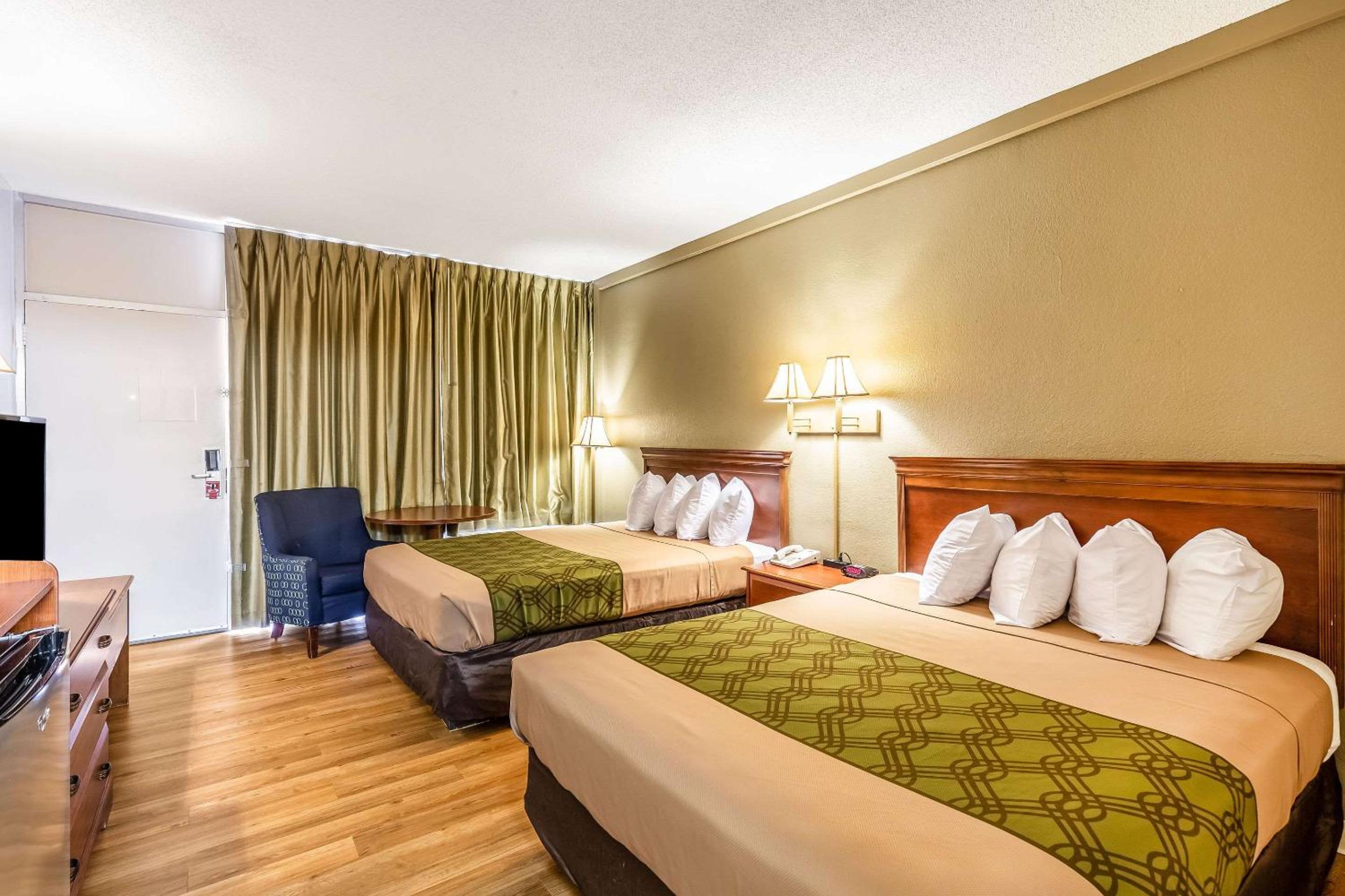 Lake City Vacations - Econo Lodge Lake City-North - Property Image 14