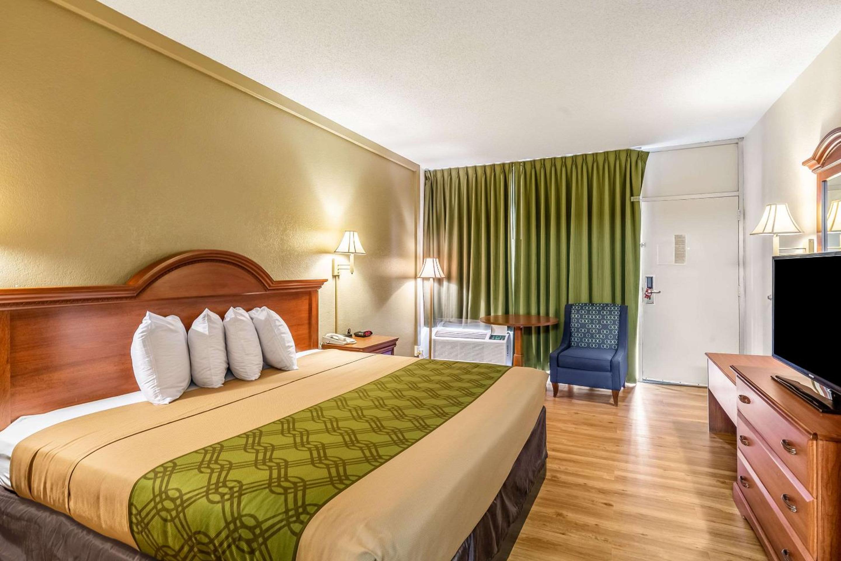 Lake City Vacations - Econo Lodge Lake City-North - Property Image 10