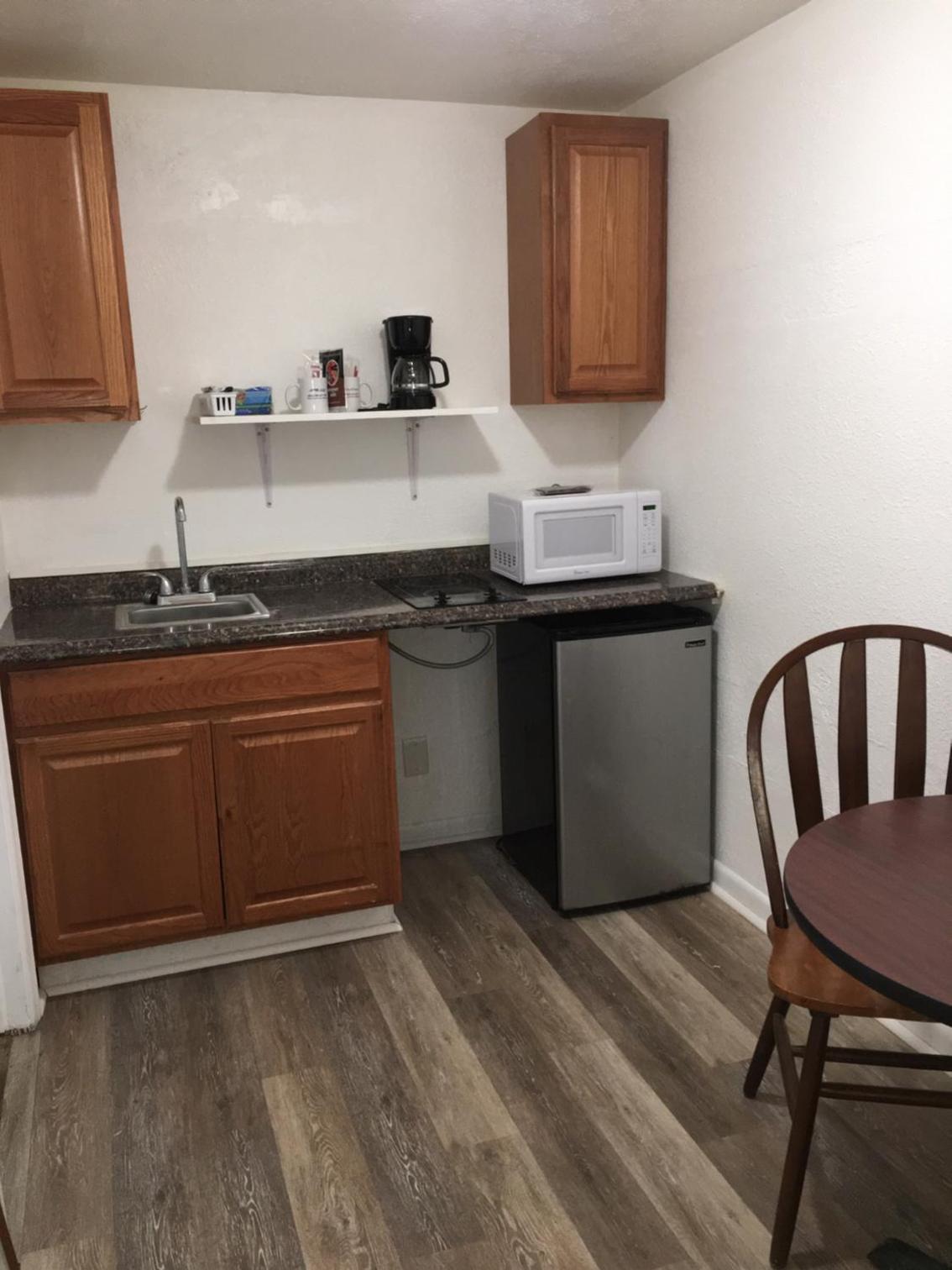 Winchester Vacations - ANS INN SUITES - Property Image 49