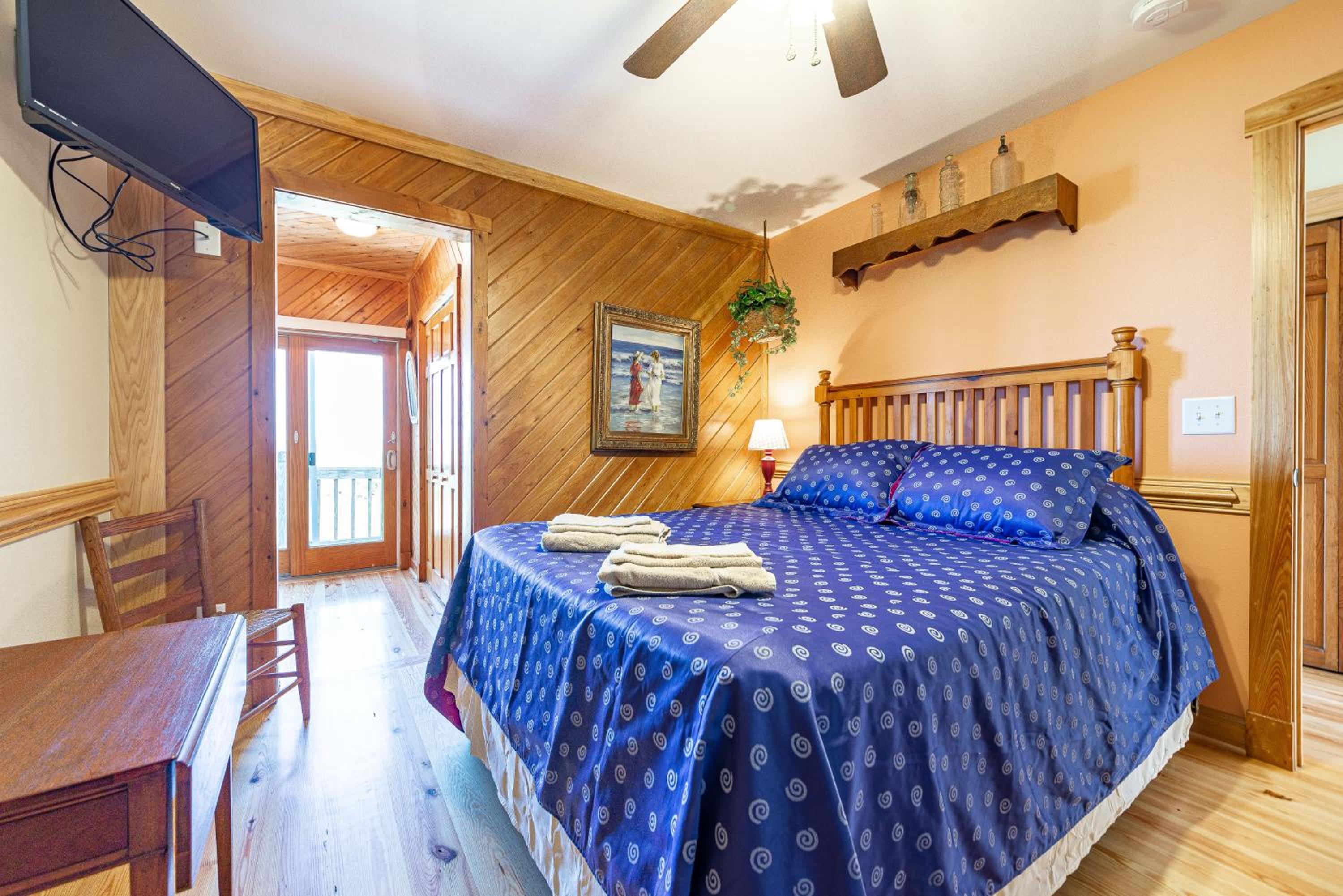 Doggone Perfect - Village at Nags Head, Soundfront, Golf Course View, Pool, Hot Tub, Pets OK, Flex Stays