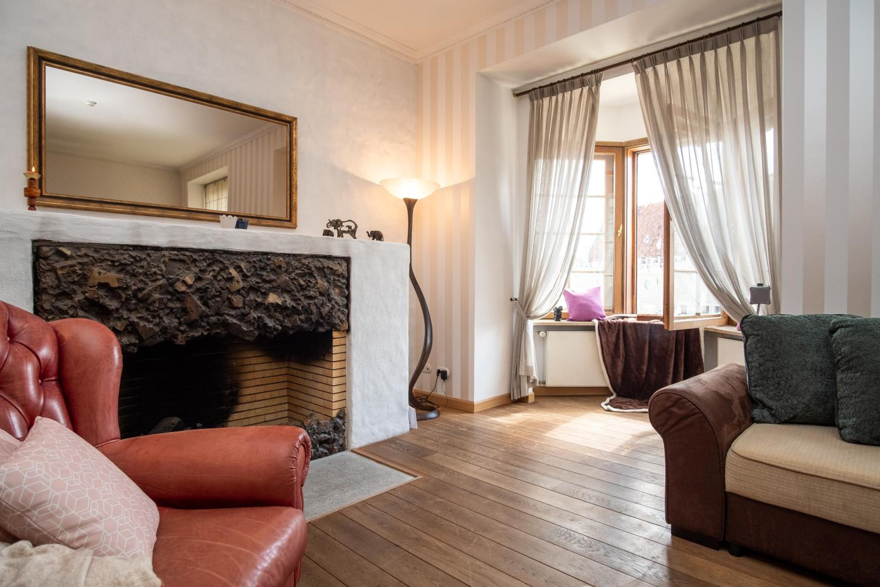 Dream Stay - Main Square Apartment with Picturesque View