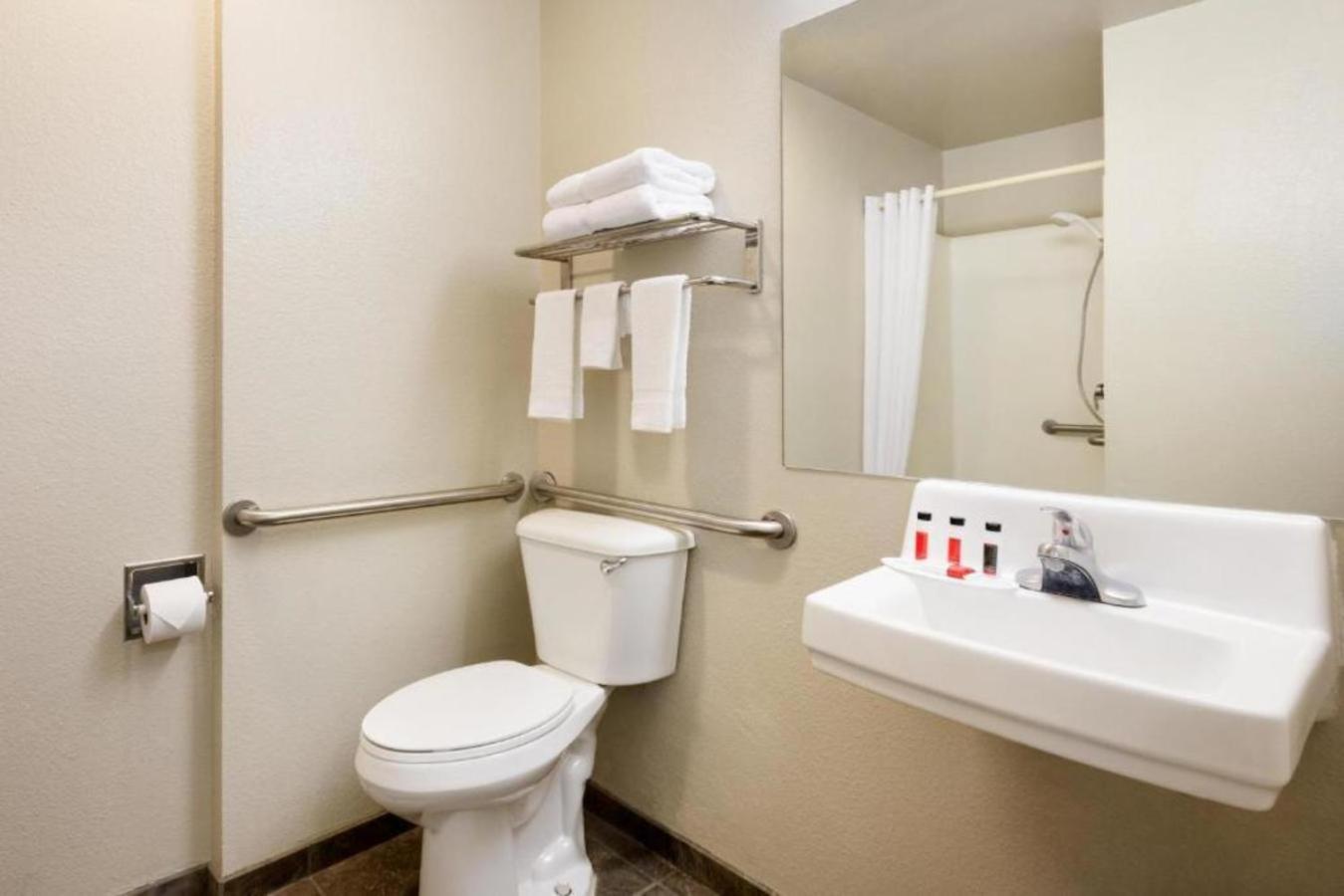 Alpine Vacations - Travelodge by Wyndham Alpine - Property Image 4