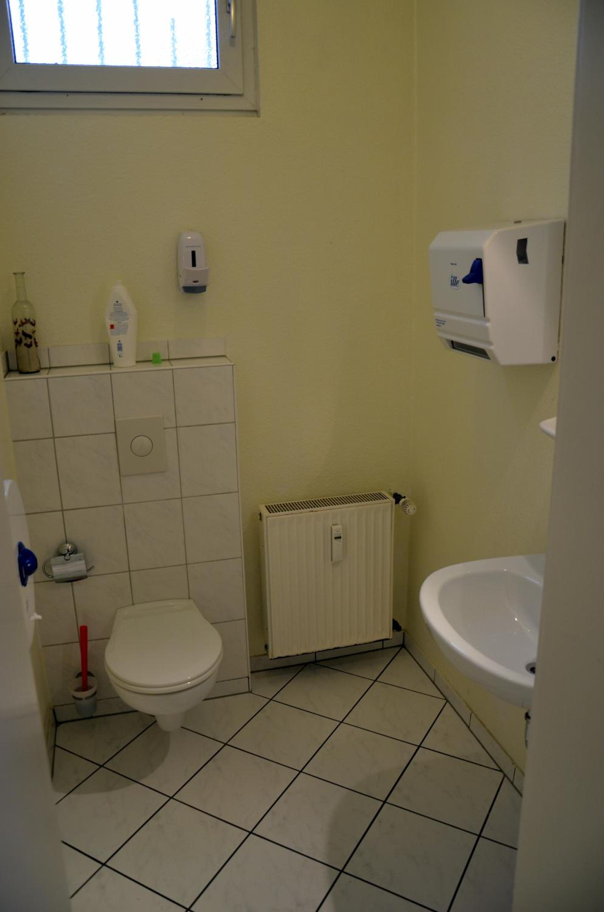 Backpackers Düsseldorf - SELF CHECK-IN