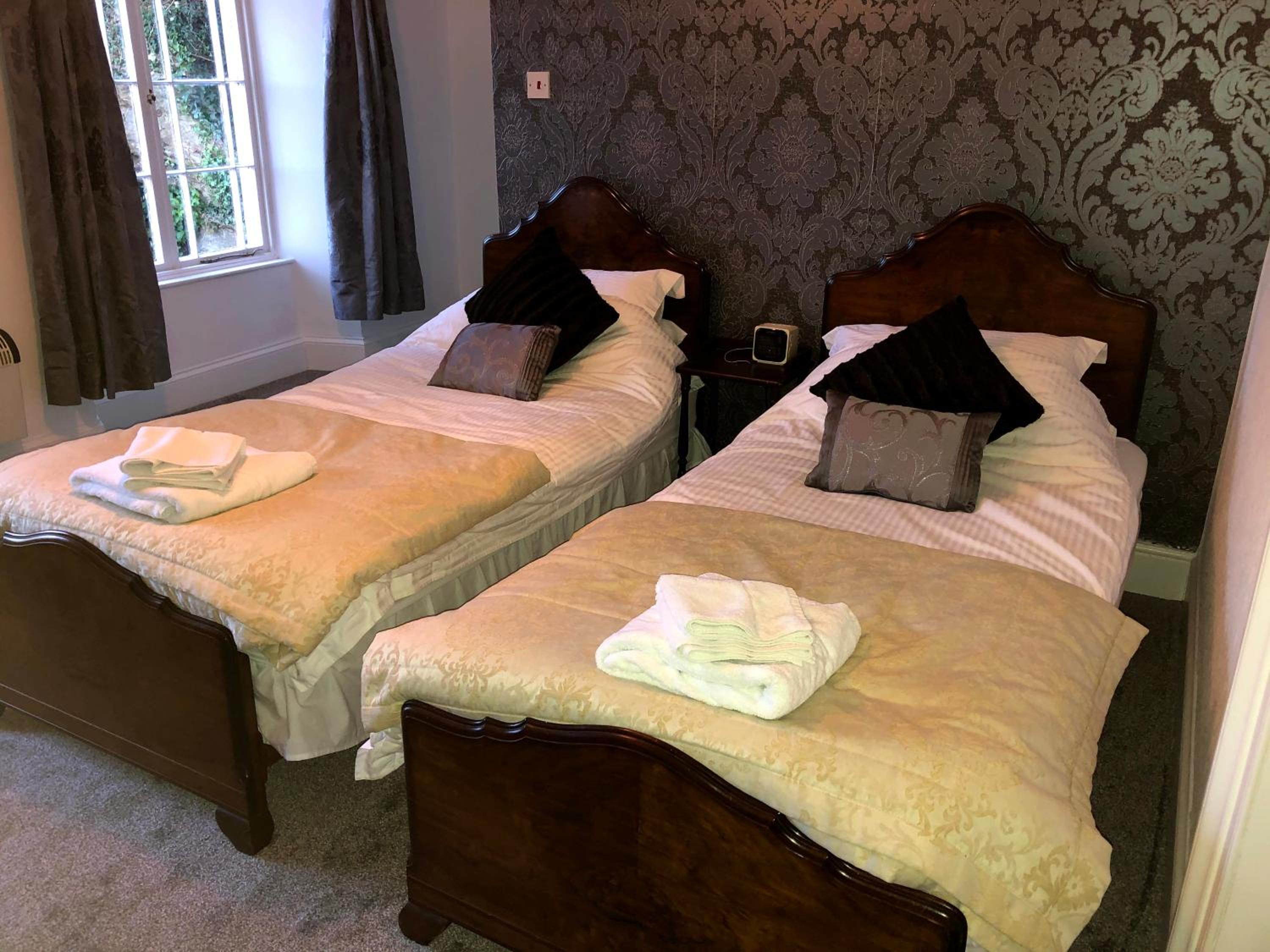 Lynton Vacations - The North Cliff Hotel - Property Image 8