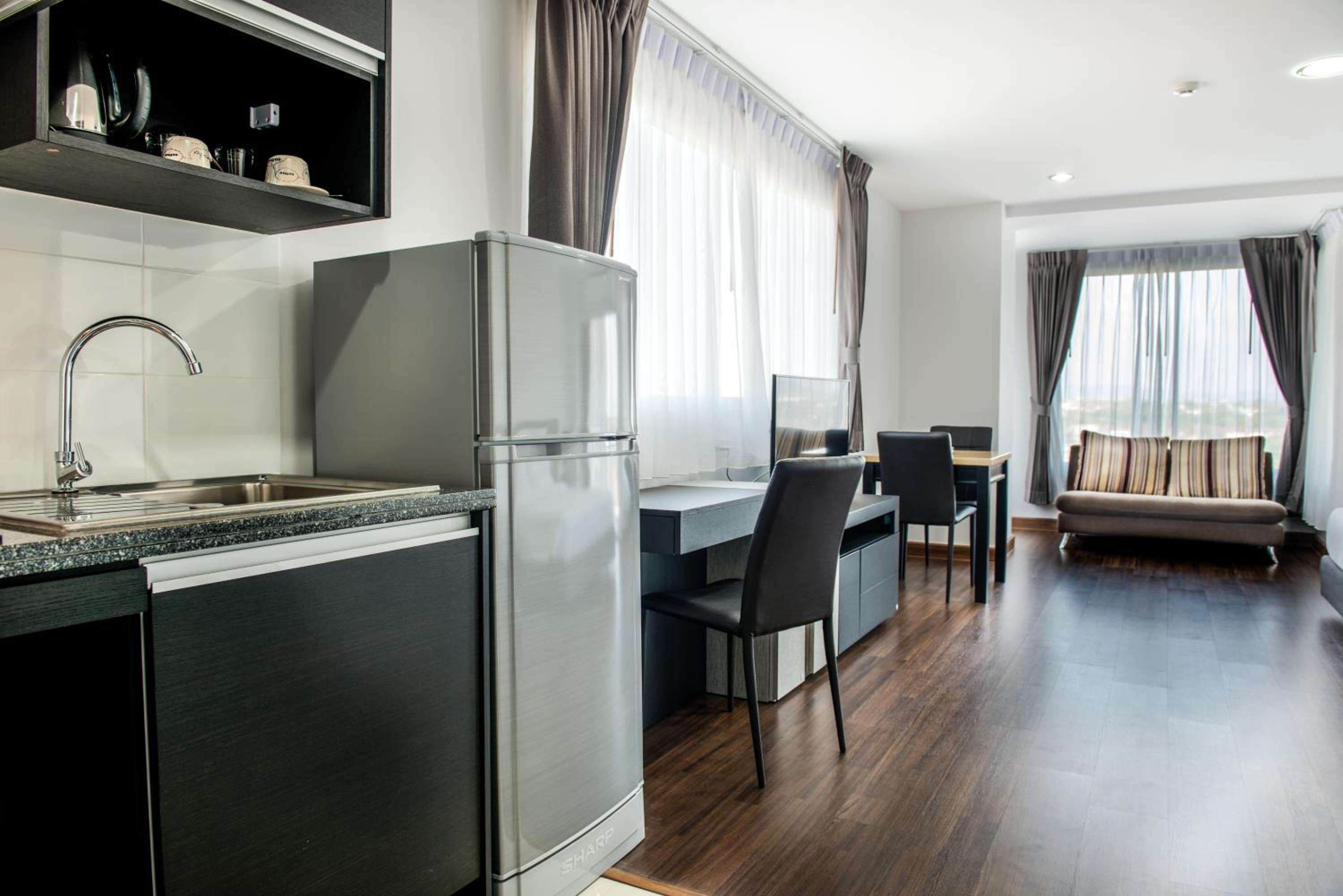 Winner Sriracha Serviced Apartment