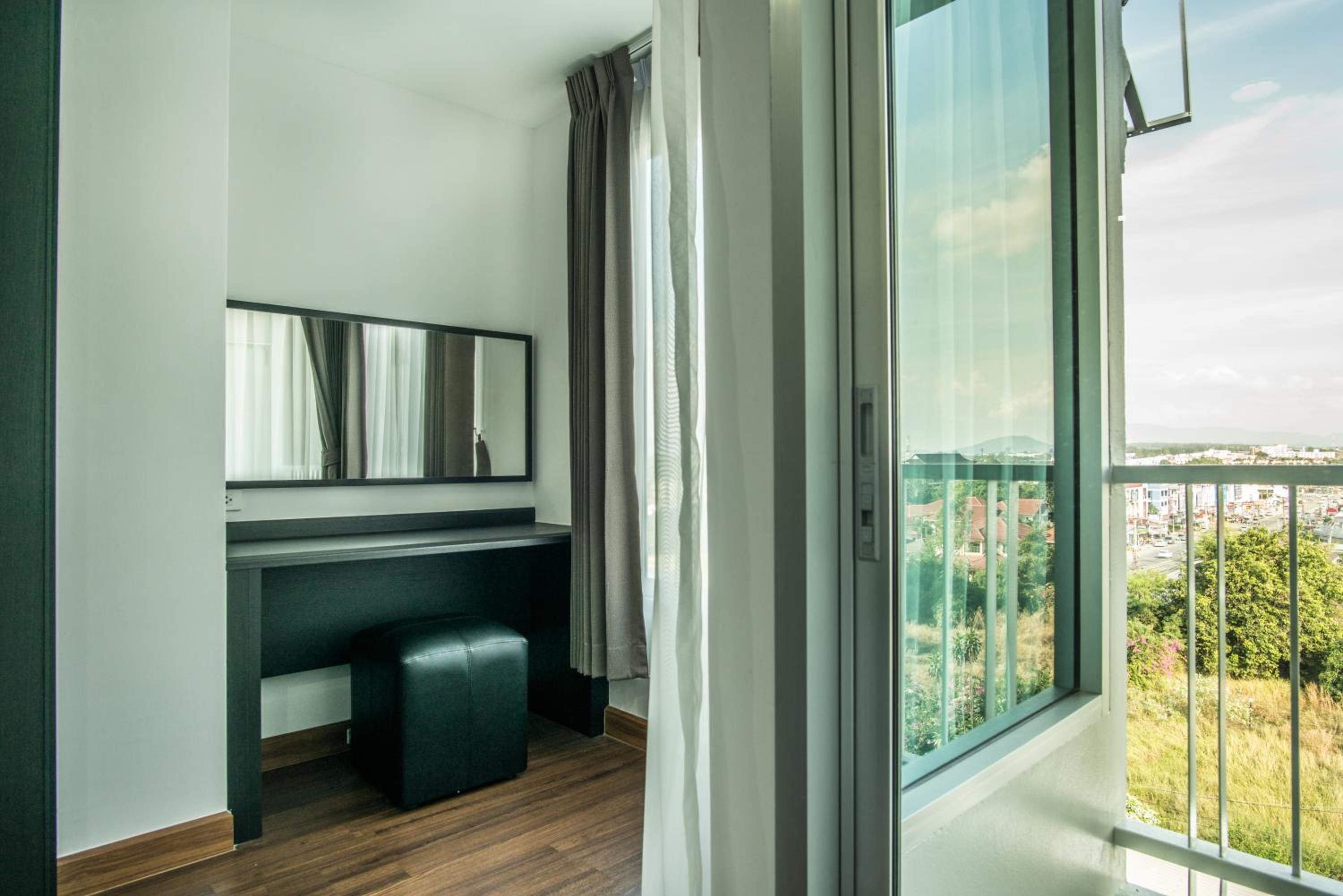 Winner Sriracha Serviced Apartment