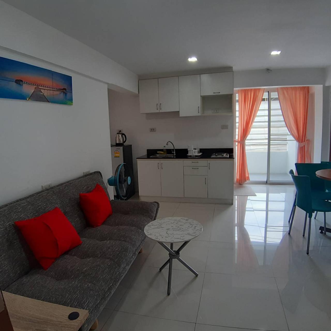 SLT Apartment Bangkok