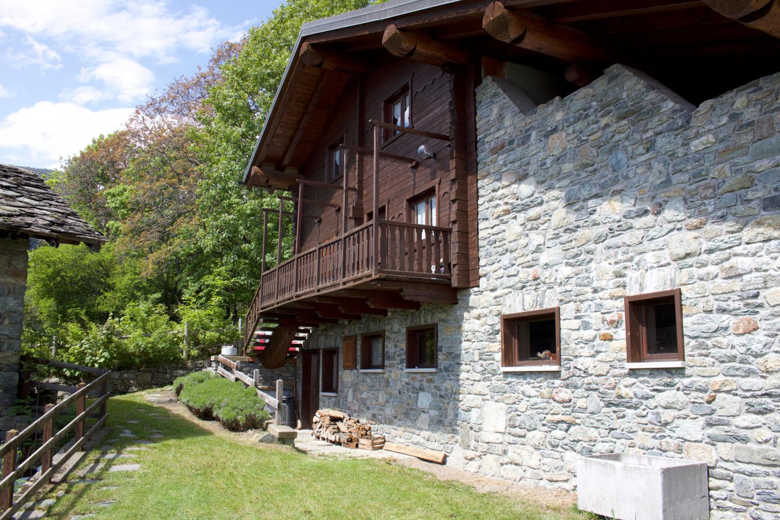 CHALET MONT AVIC view 2