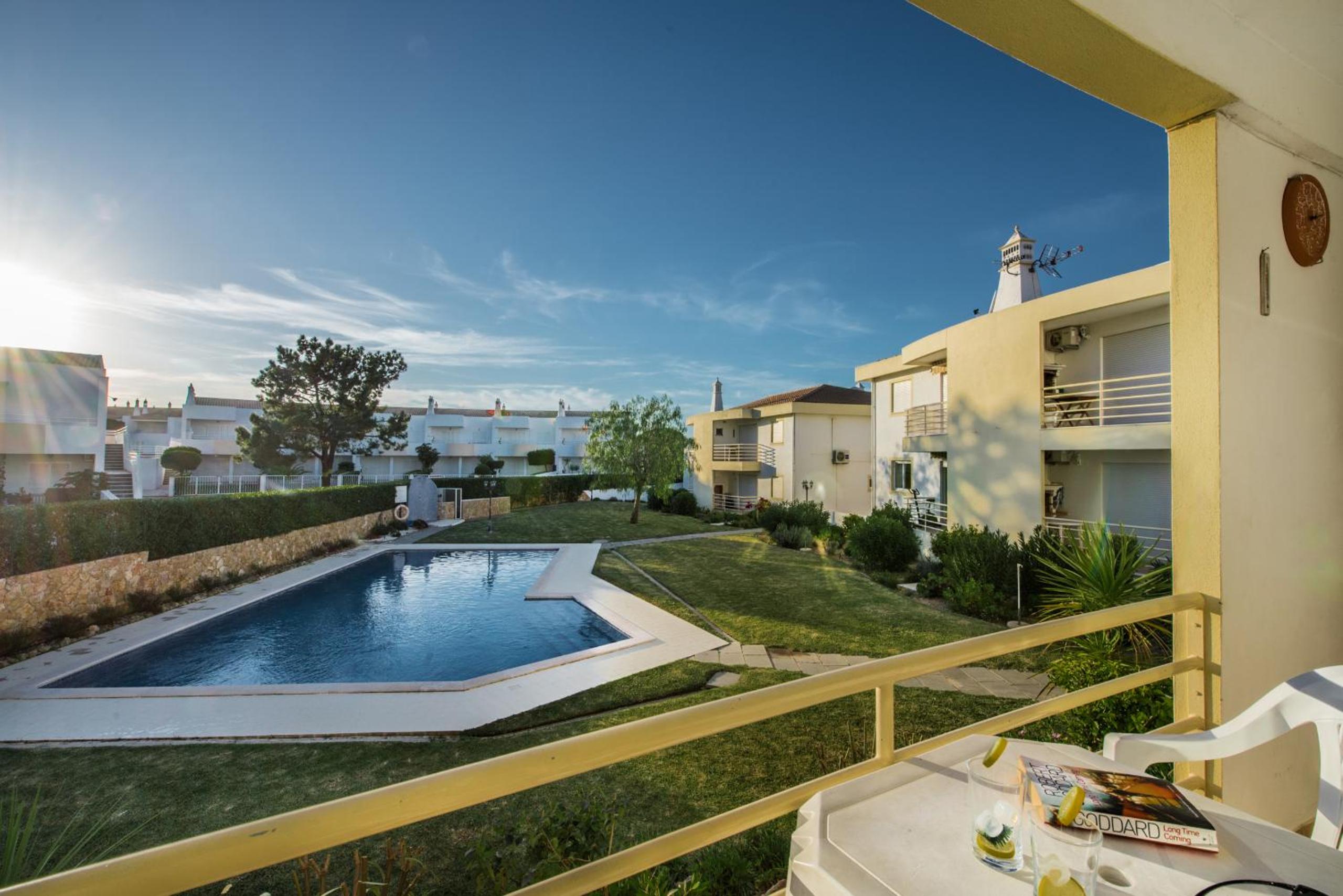 Apt Galé Garden AA by Algarve Villa Holidays view 2