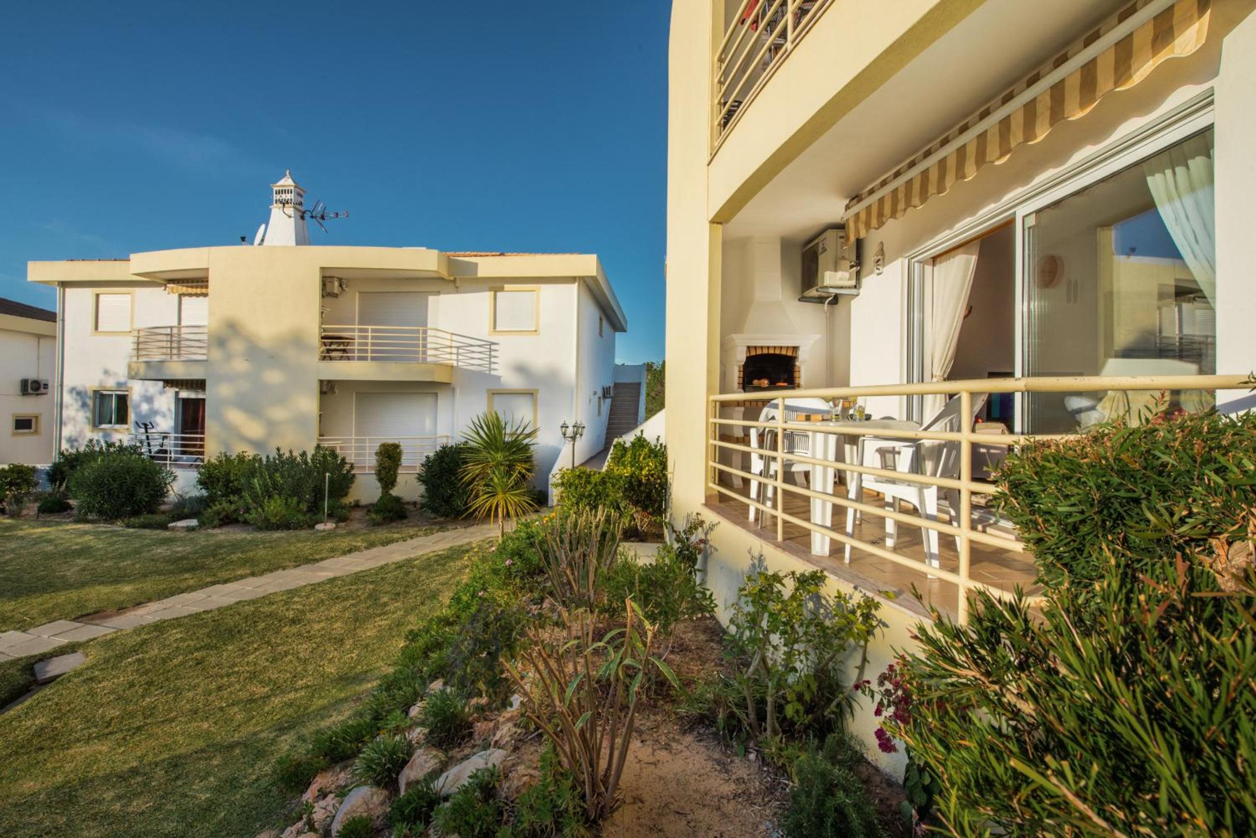 Apt Galé Garden AA by Algarve Villa Holidays view 3
