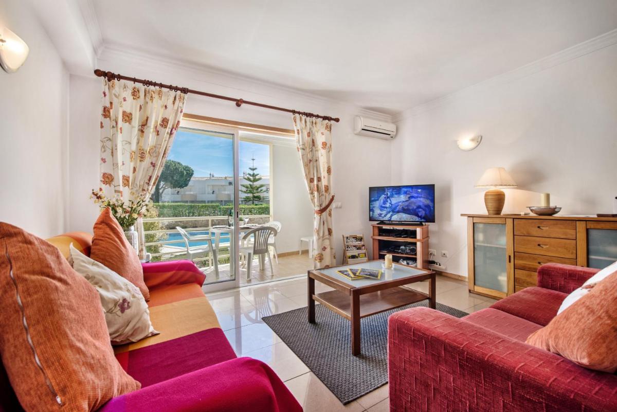 Apartment Galé Garden C view 3