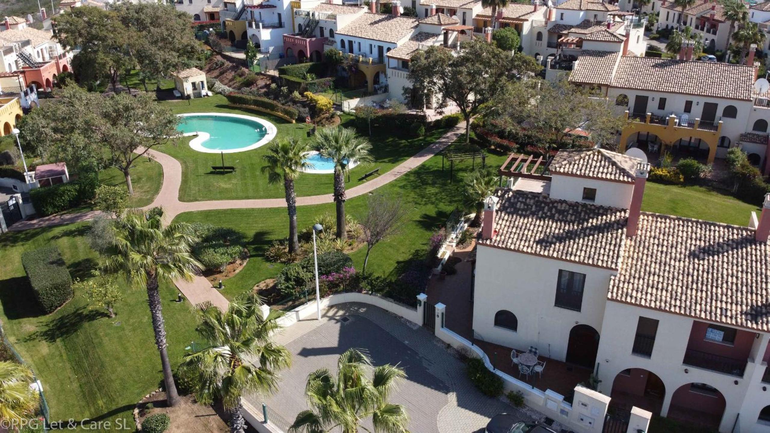 (MIL001) Townhouse with Beautiful Terrace view 3