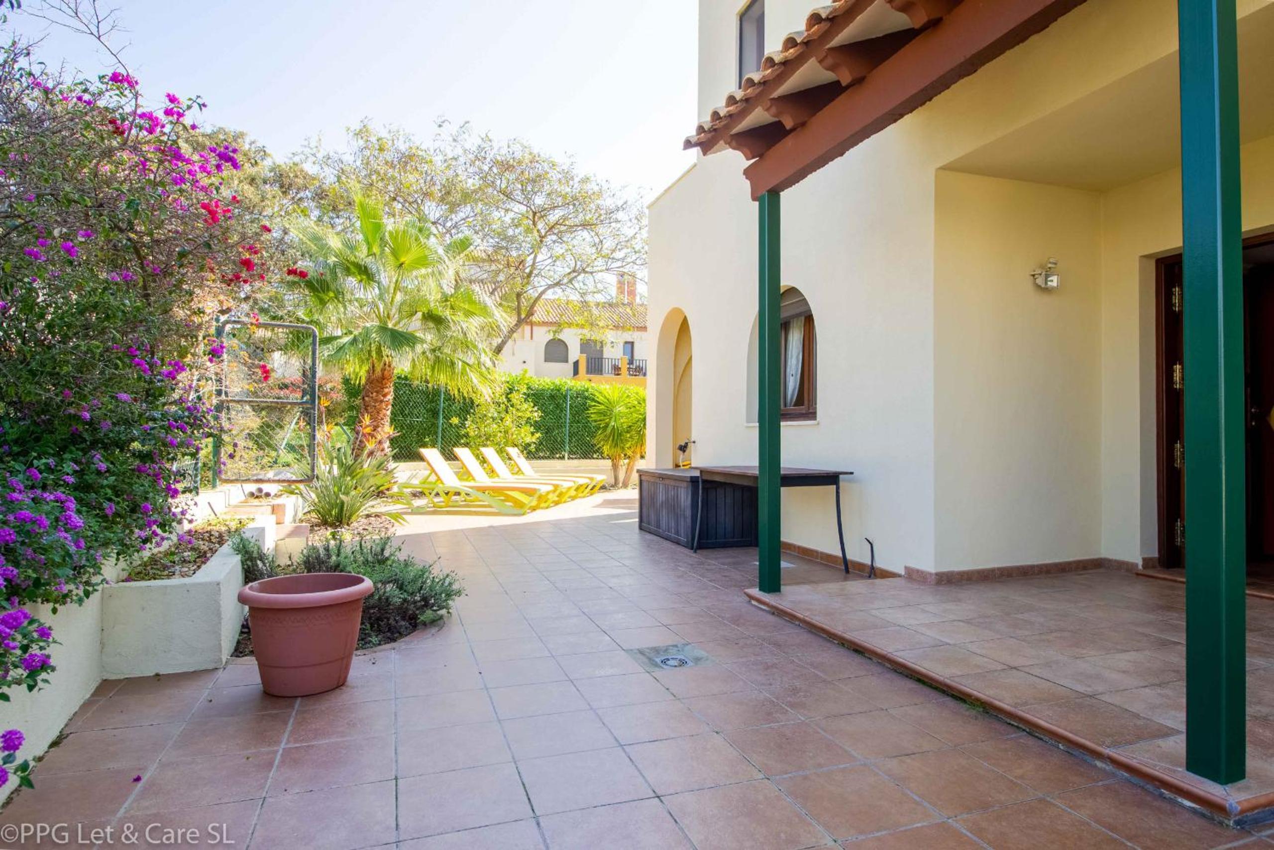 (MIL001) Townhouse with Beautiful Terrace view 4