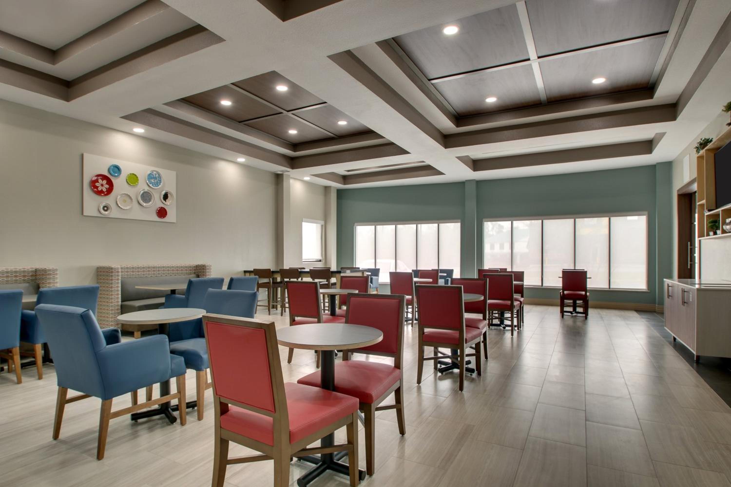 Laurel Vacations - Holiday Inn Express  Suites Laurel, an IHG Hotel - Property Image 6