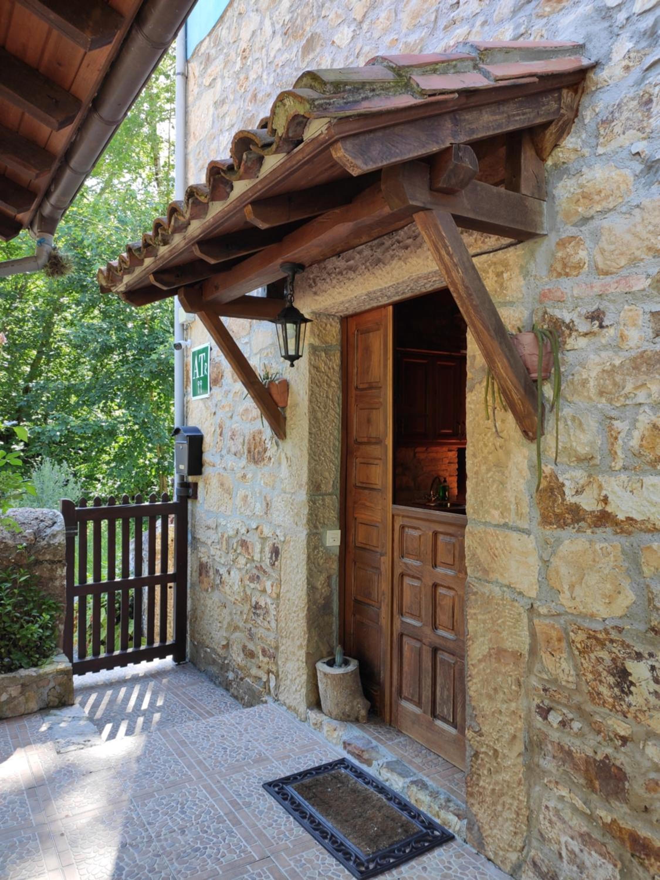 Apartamentos Rurales La Caviana