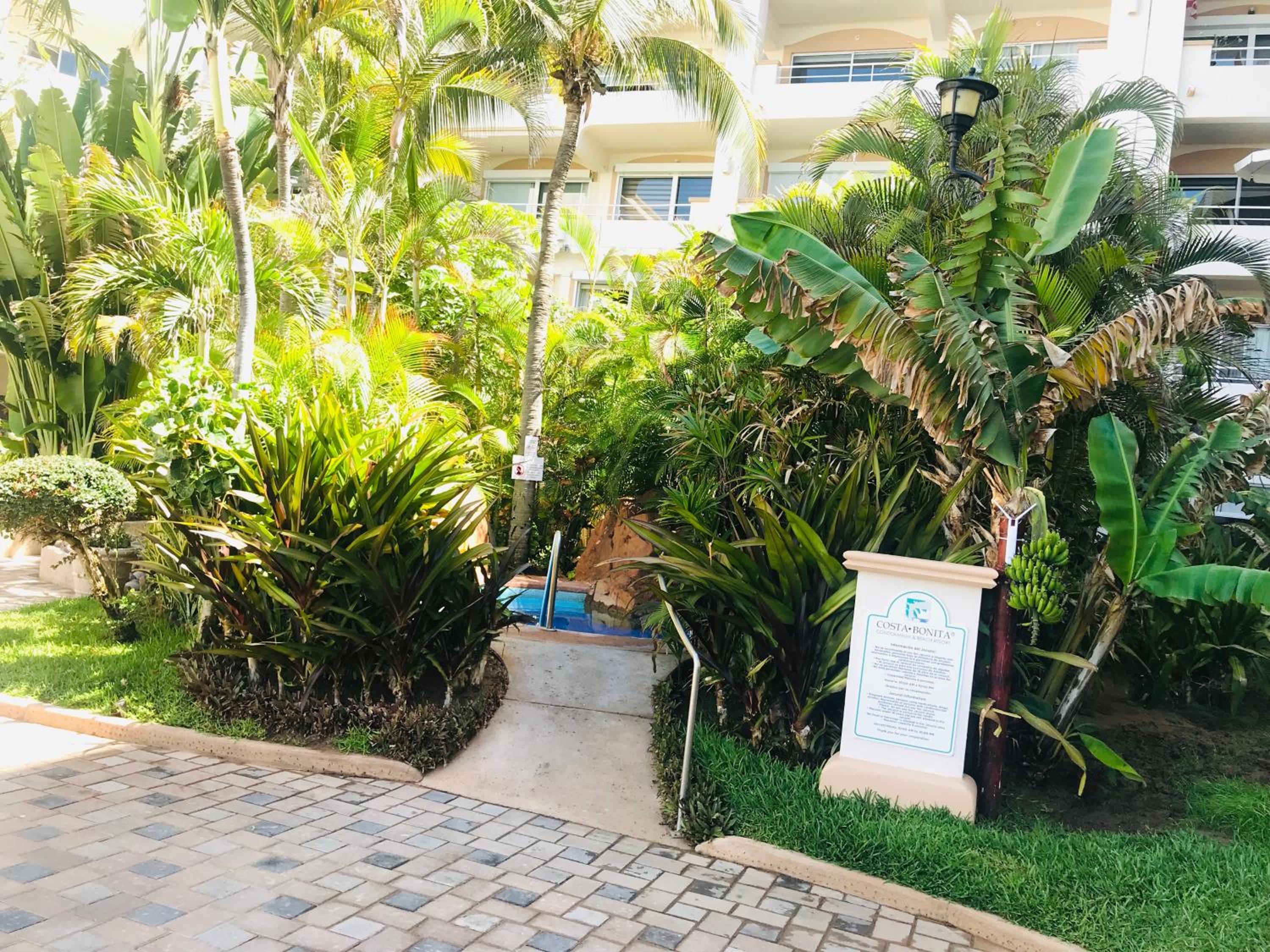 Costa Bonita Resort