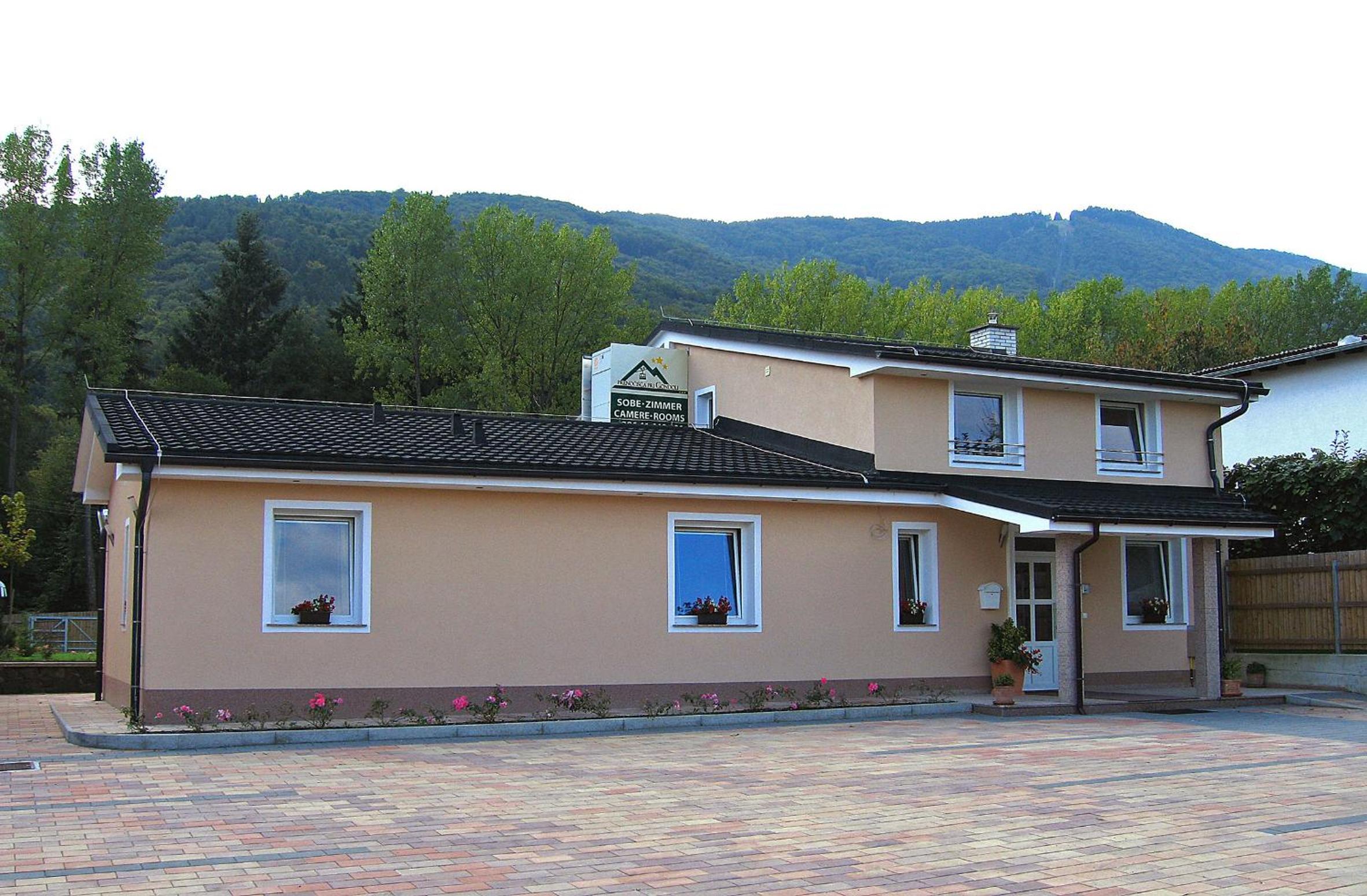 Hotel Guest House Pri Gondoli - Image 1