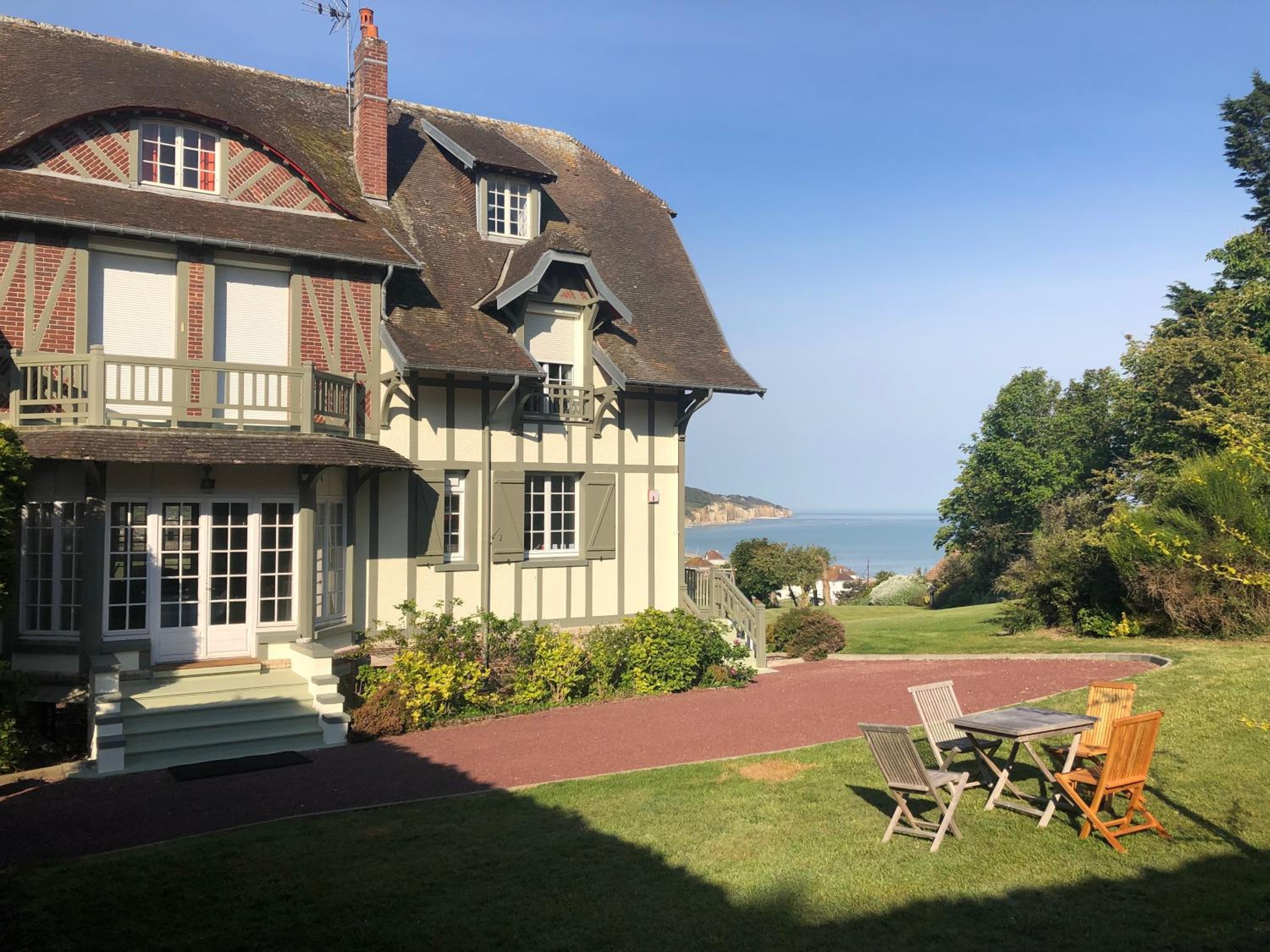 The Old Fenwick House view 2