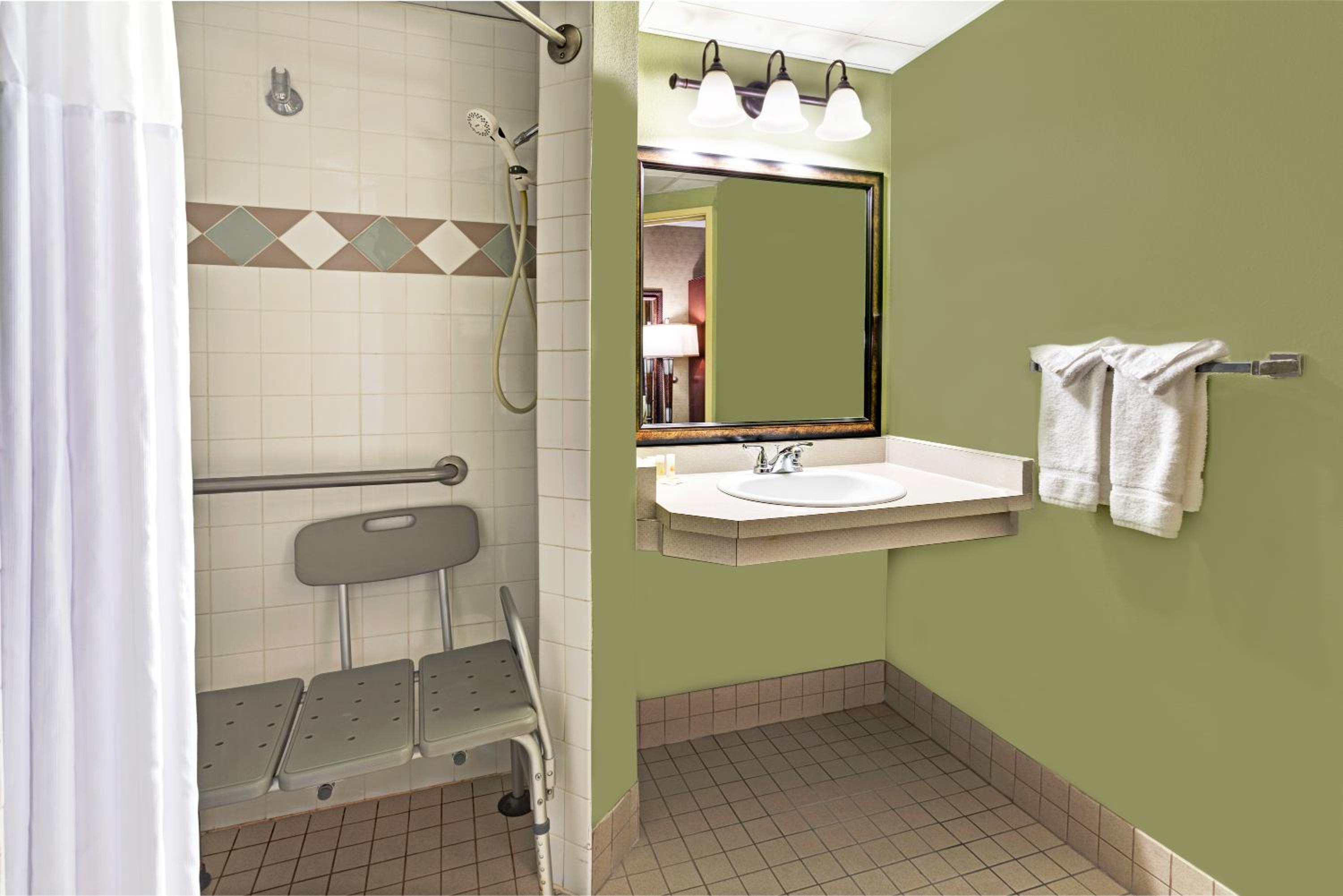 Cheyenne Vacations - Days Inn by Wyndham Cheyenne - Property Image 6