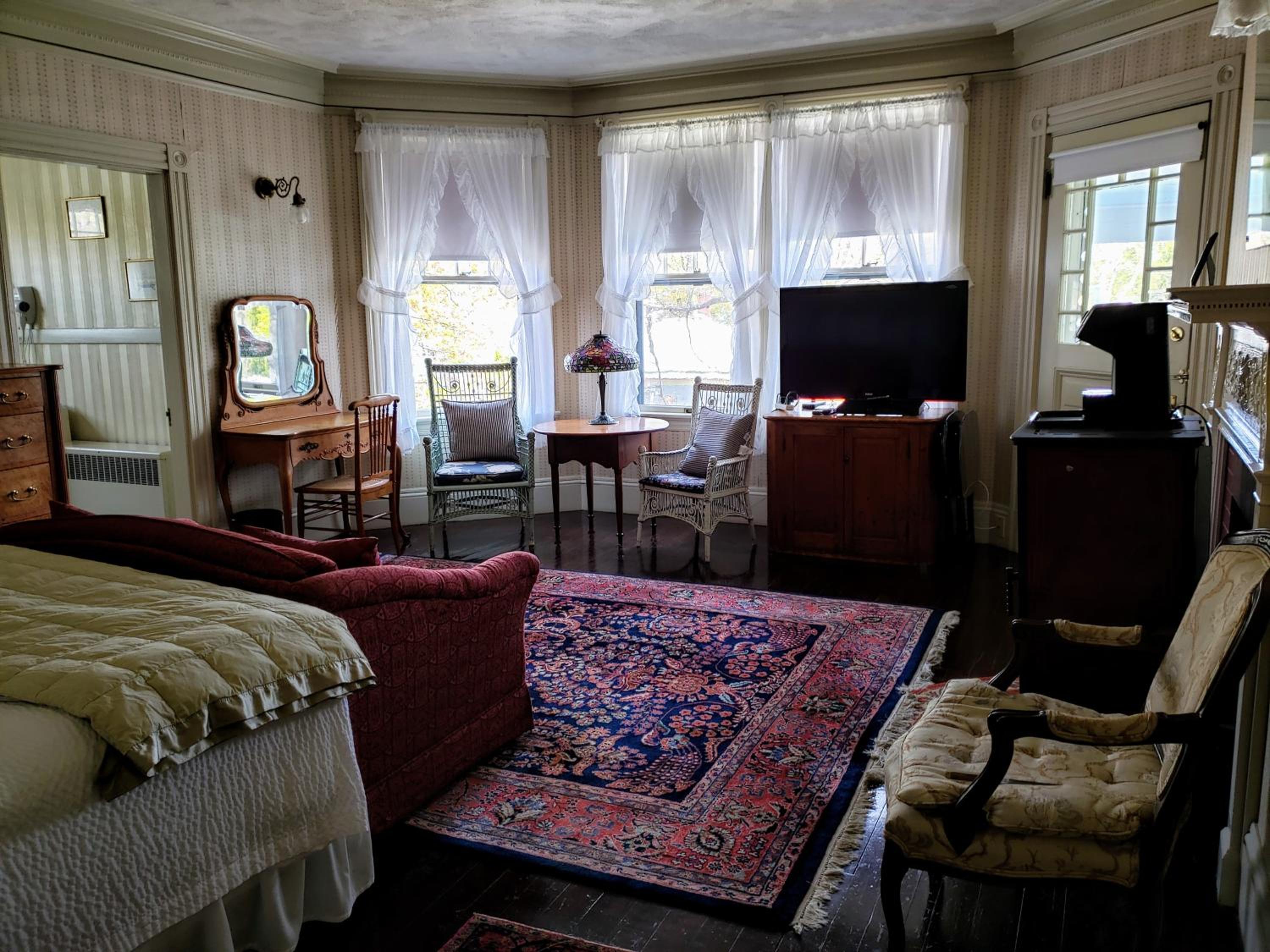 Moseley Cottage Inn and The Town Motel
