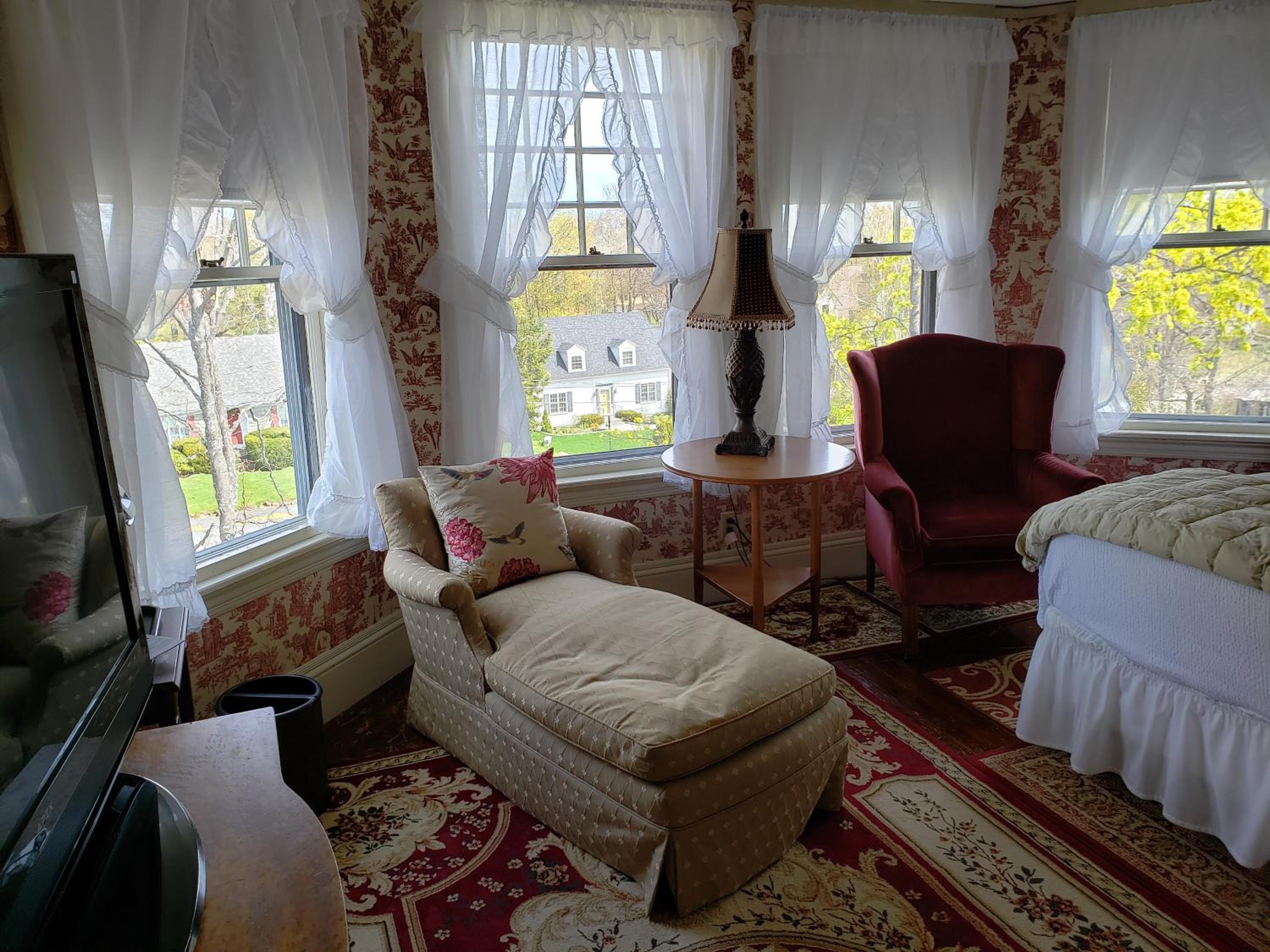 Moseley Cottage Inn and The Town Motel