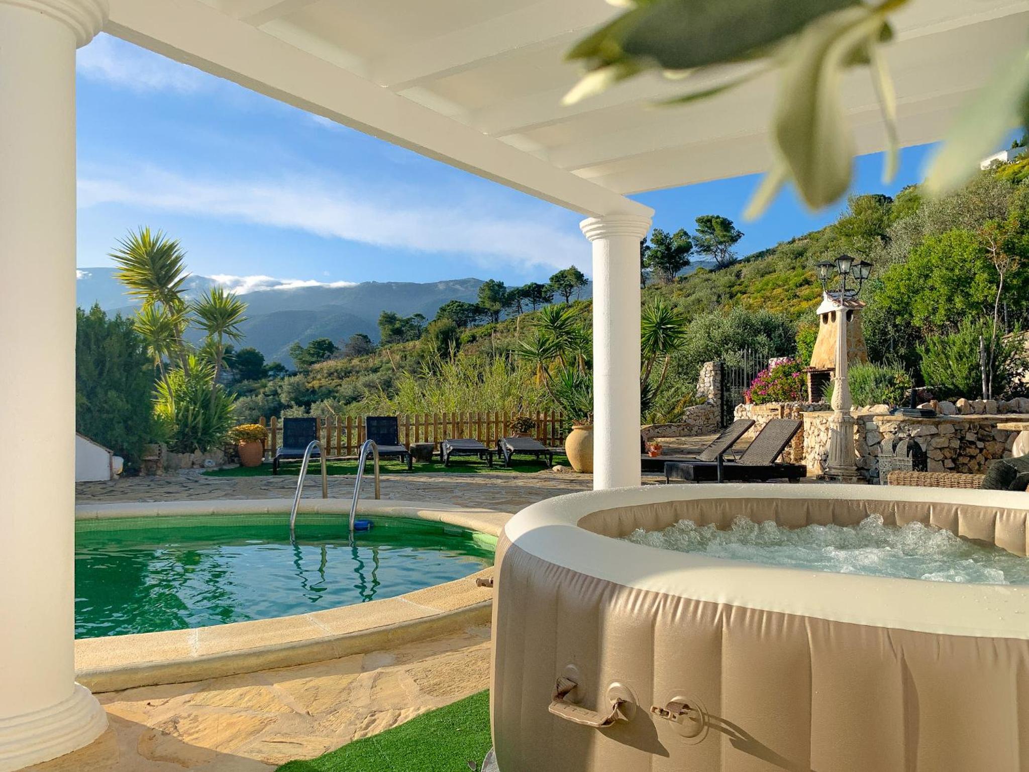 Casa Rural Boas, con vistas impresionantes, Barbacoa en Cómpeta by CostaDelSolEscapes