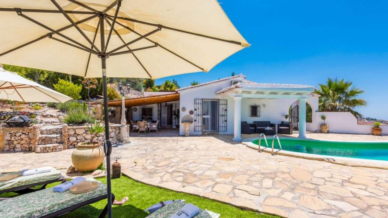 Casa Rural Boas, con vistas impresionantes, Barbacoa en Cómpeta by CostaDelSolEscapes