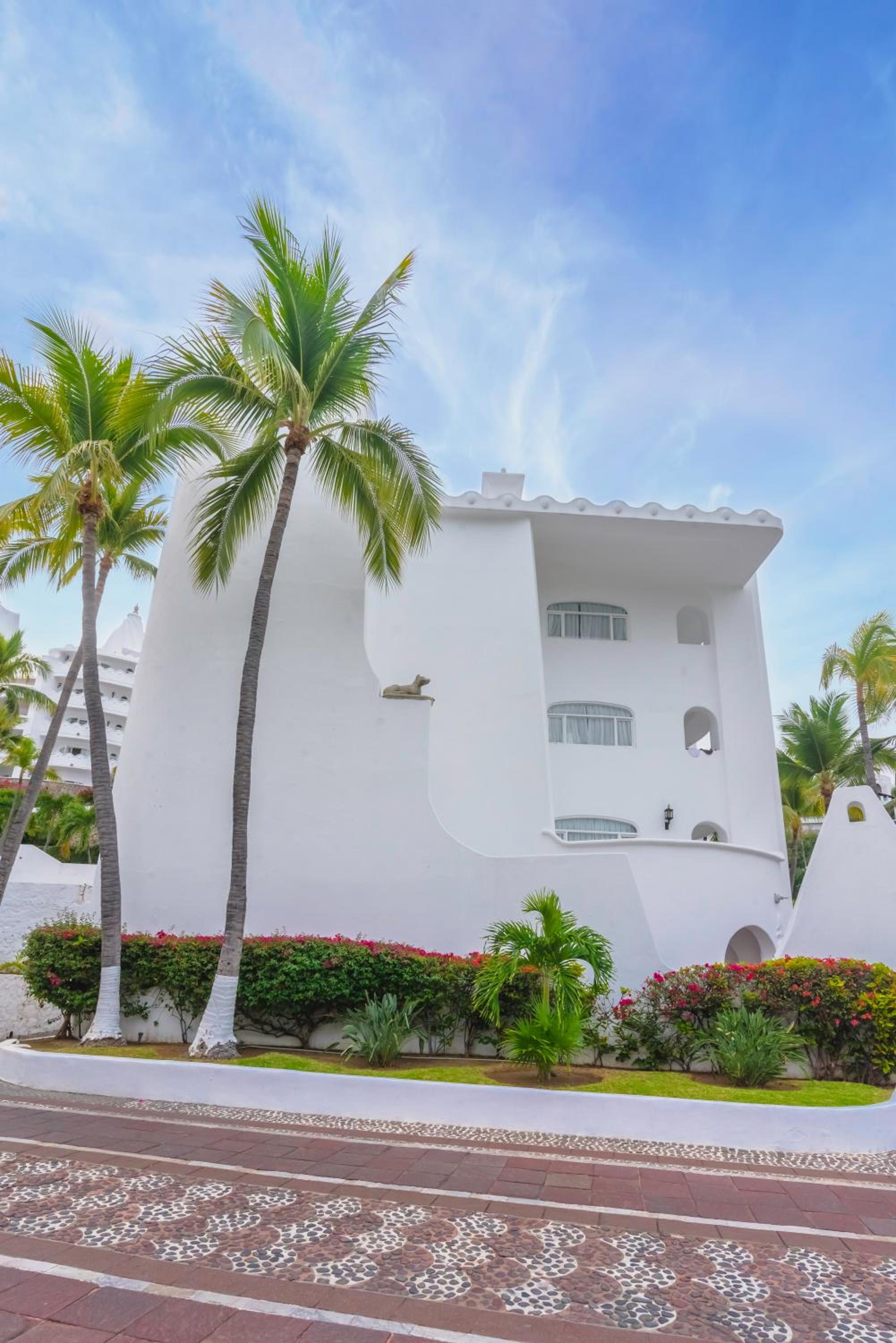 Manzanillo Vacations - Las Hadas by Brisas - Property Image 3
