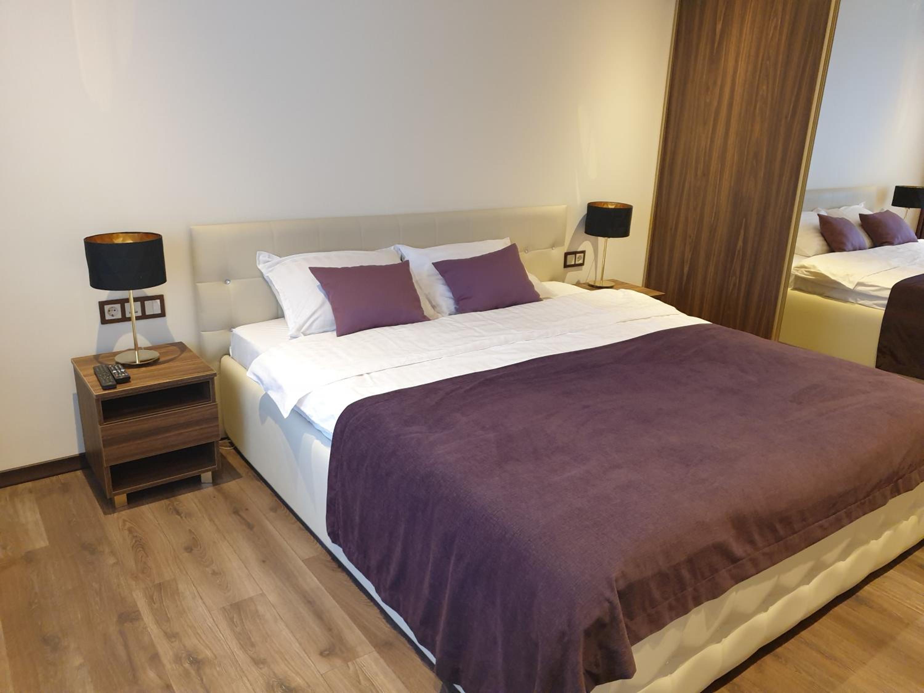MARBEO 5 star luxury suites - Elkonu view 3