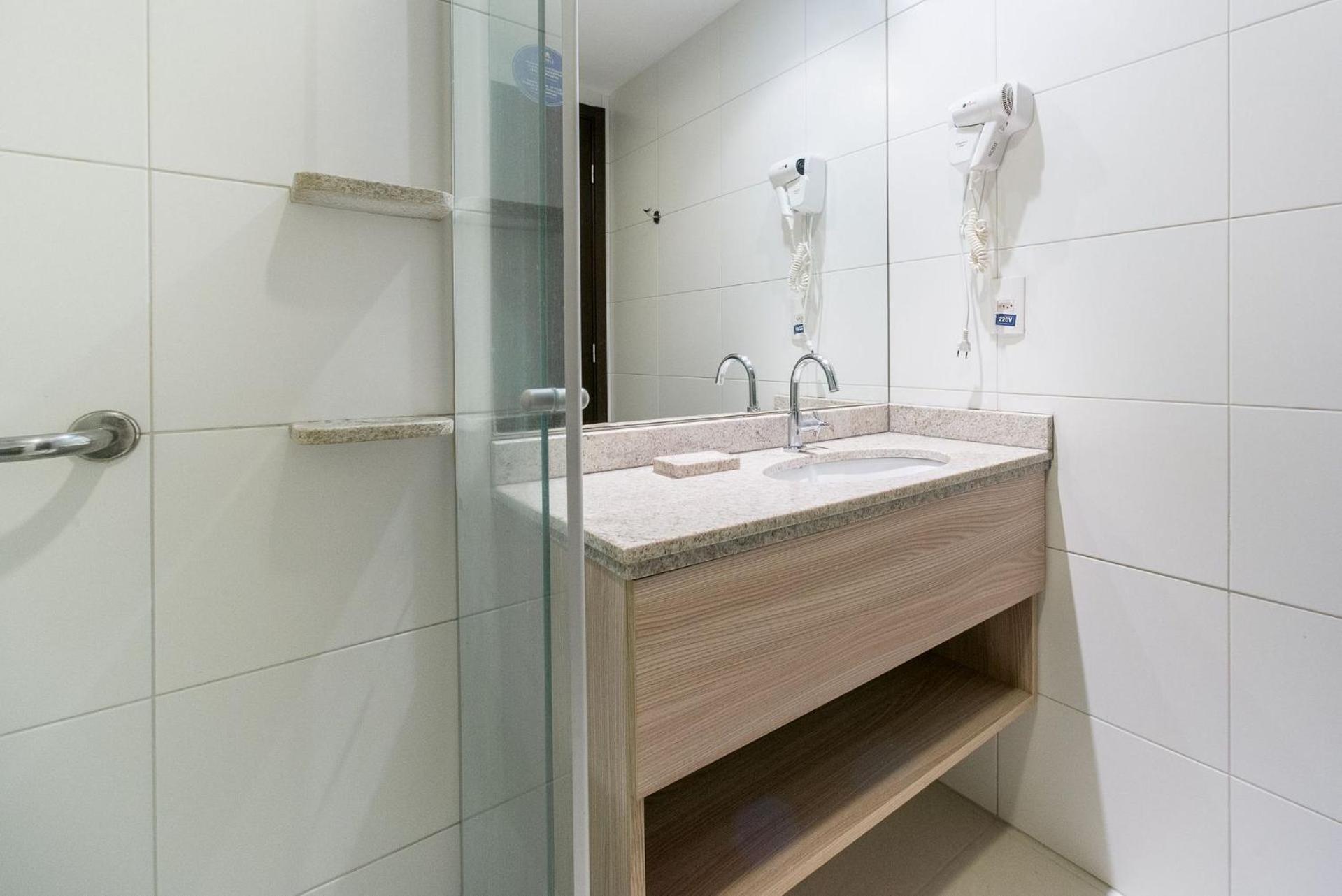 Excelente Flat em Boa Viagem 2 quartos Beach Class Ideal para Família ou Viagens de Negócio NOB2104