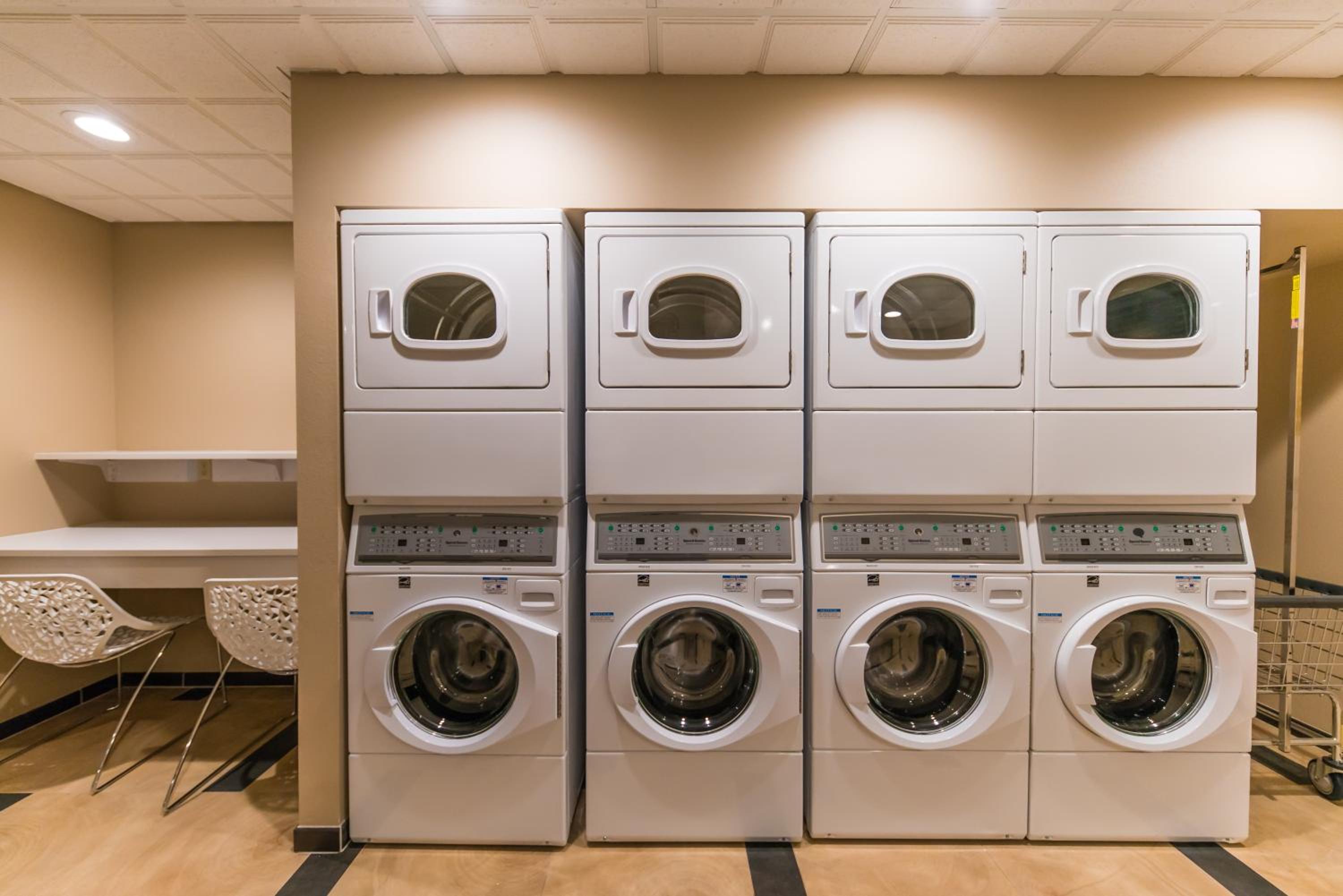 Fairbanks Vacations - Candlewood Suites - Fairbanks, an IHG Hotel - Property Image 8