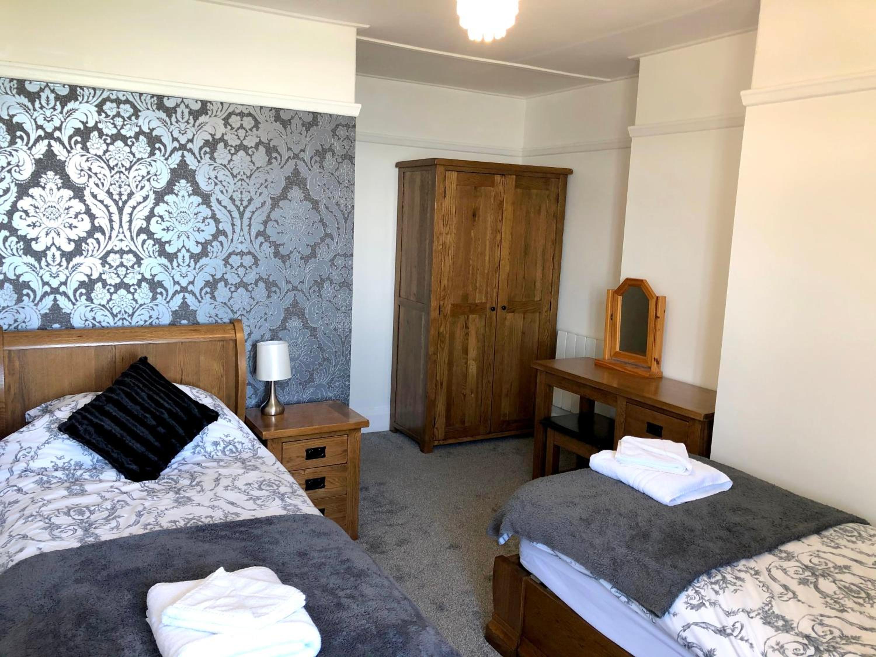 Lynton Vacations - The North Cliff Hotel - Property Image 85