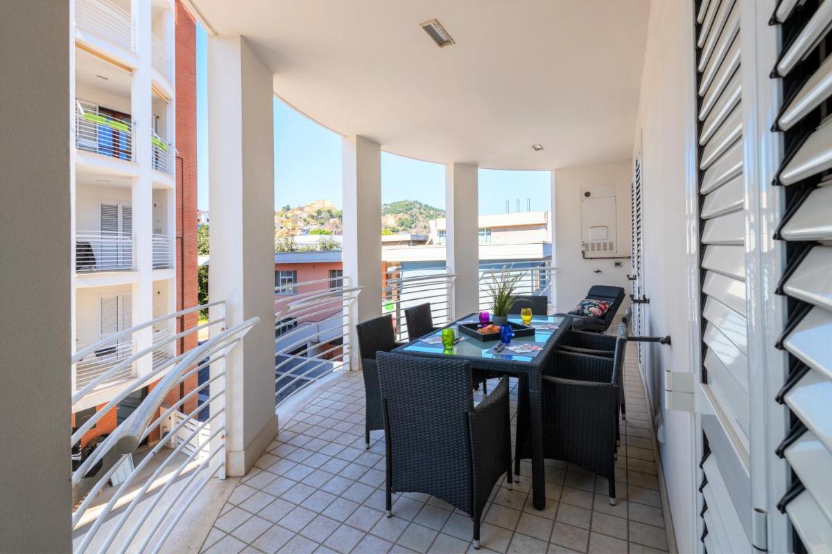 Casa Alice vicino al mare con ampio balcone view 3