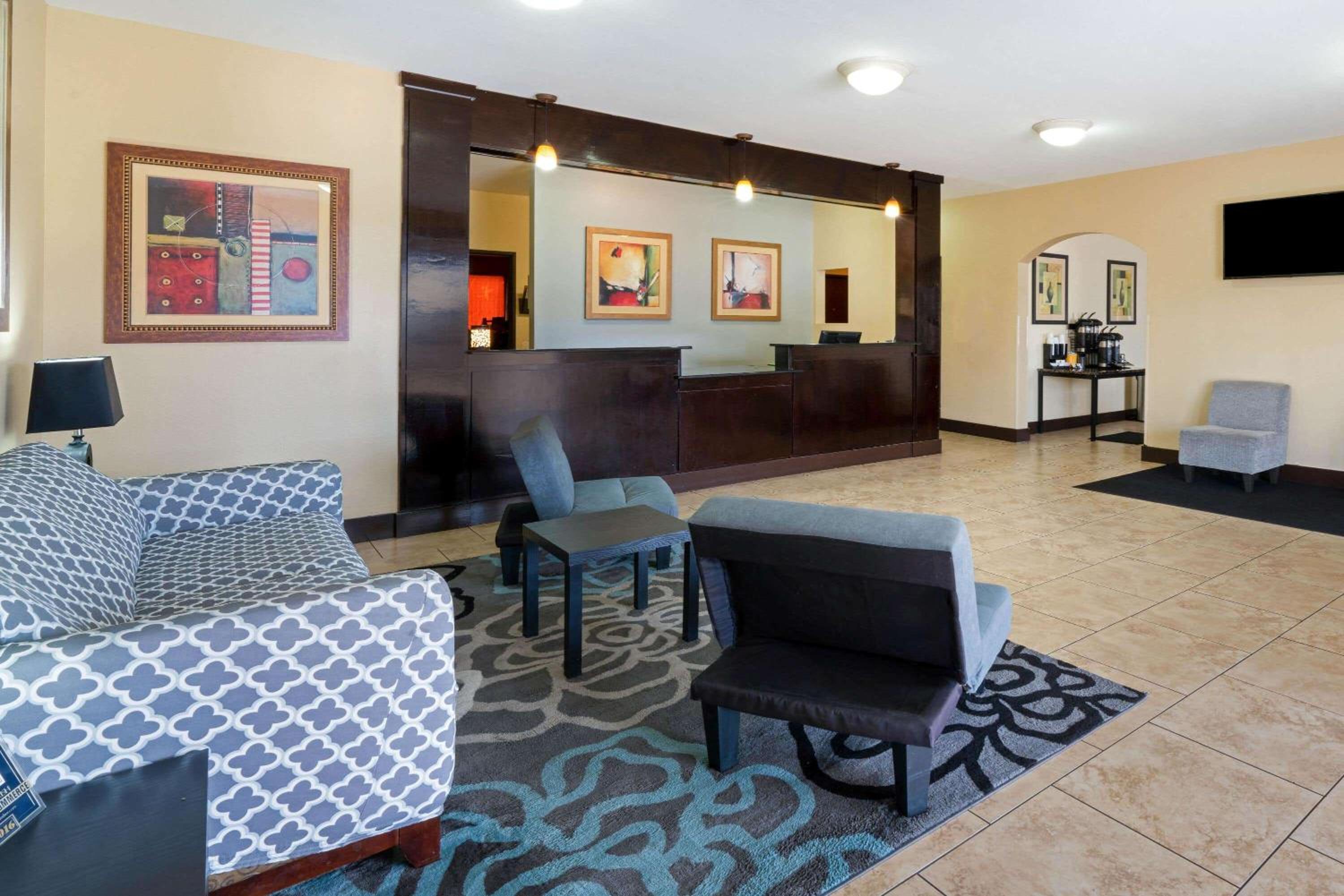 Morgan City Vacations - La Quinta by Wyndham Morgan City - Property Image 2