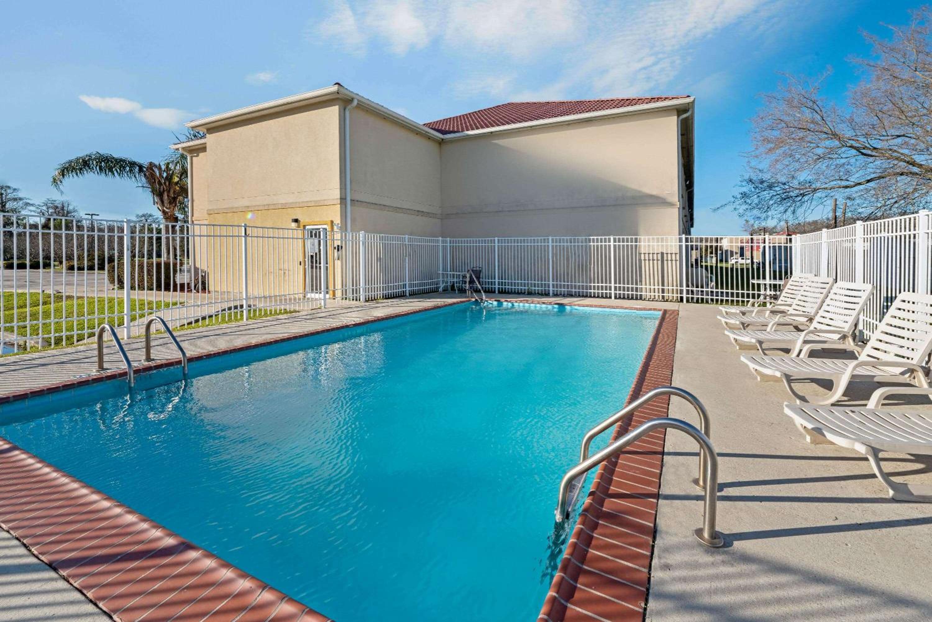 Morgan City Vacations - La Quinta by Wyndham Morgan City - Property Image 4